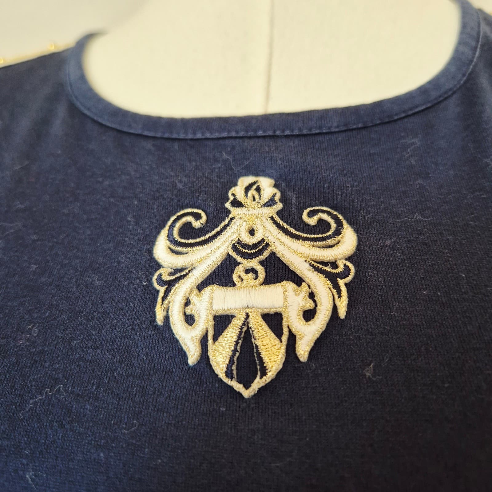 ST. JOHN SPORT Marie Gray Gold Embroidered Emblem Shoulder Detail T-Shirt Blue P - Thumbnail 4