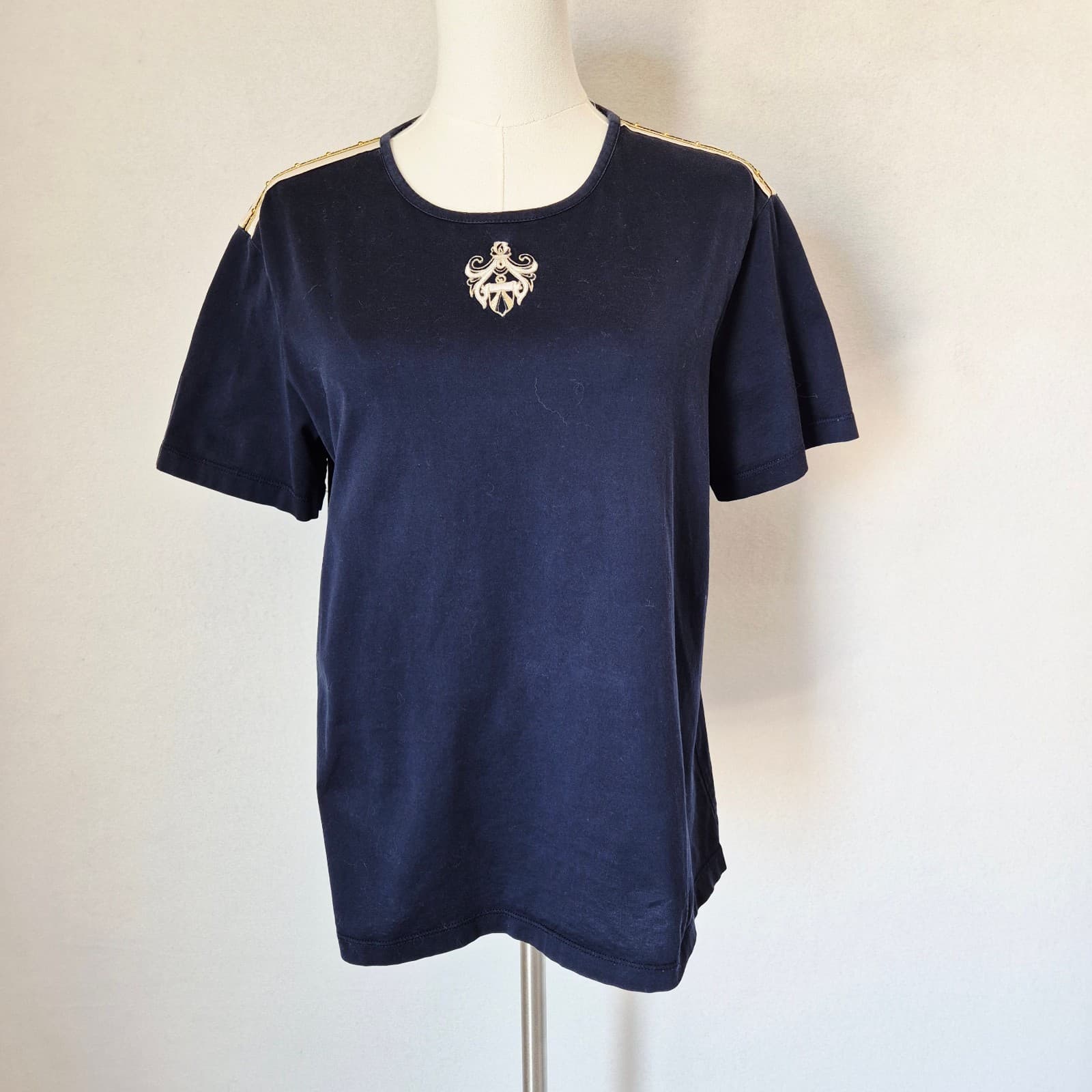 ST. JOHN SPORT Marie Gray Gold Embroidered Emblem Shoulder Detail T-Shirt Blue P - Thumbnail 3