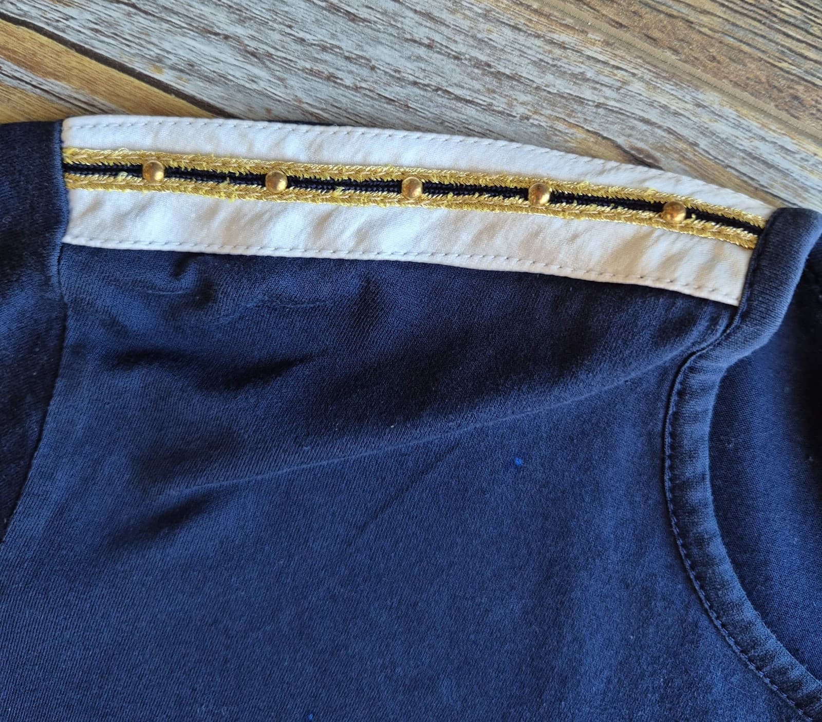ST. JOHN SPORT Marie Gray Gold Embroidered Emblem Shoulder Detail T-Shirt Blue P - Thumbnail 7