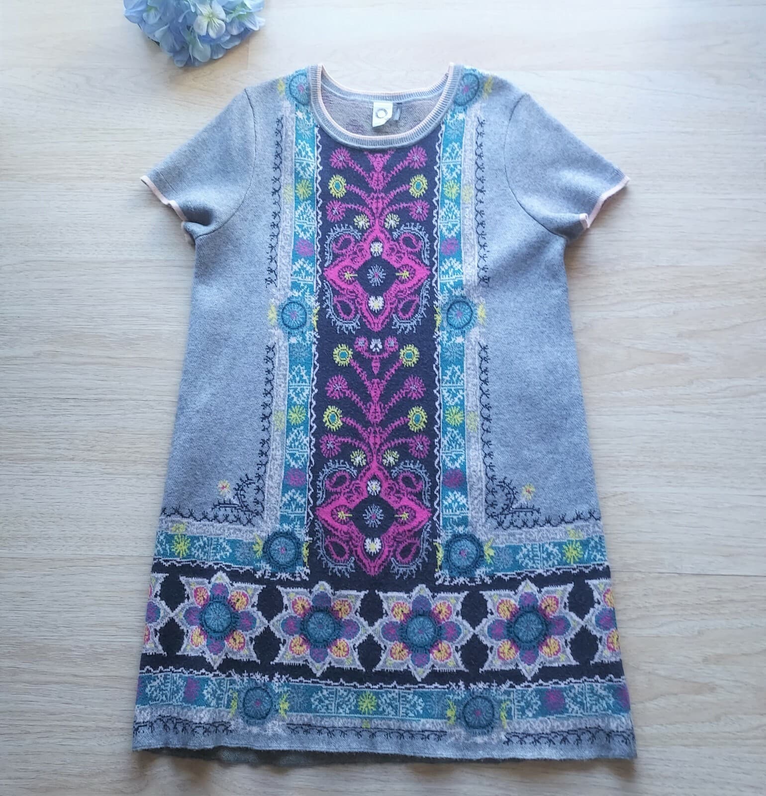 Akemi+Kin Anthropologie Kaleidoscope Sweater Dress Short Sleeve Floral Grey Sz.L - Thumbnail 3