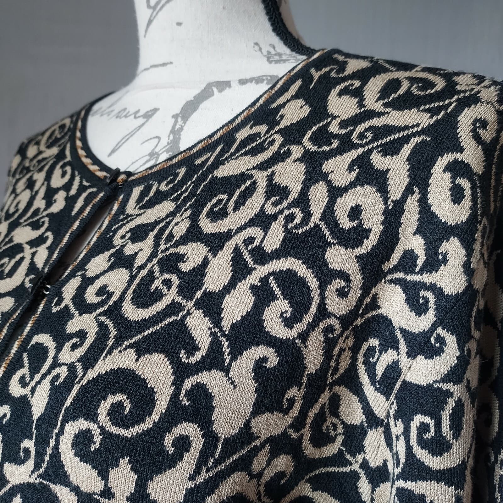 ICELANDIC DESIGN Floral Cardigan Button Cotton Blend Tan-Black Women Chest 40" - Thumbnail 3