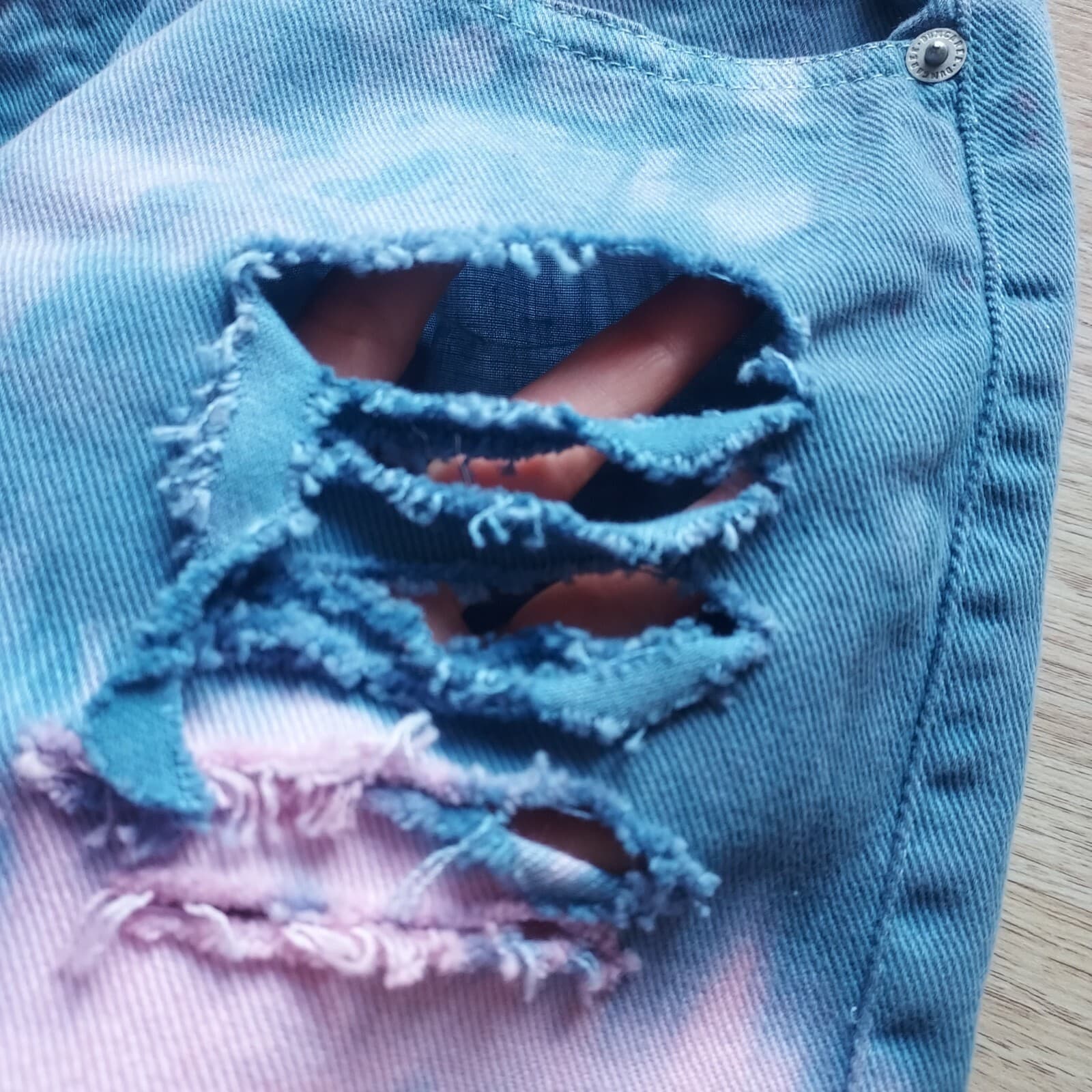 NWT Cenza Acid Wash Distressed Mom Jean Shorts High Rise Zip Blue-Red Women 10 - Thumbnail 3