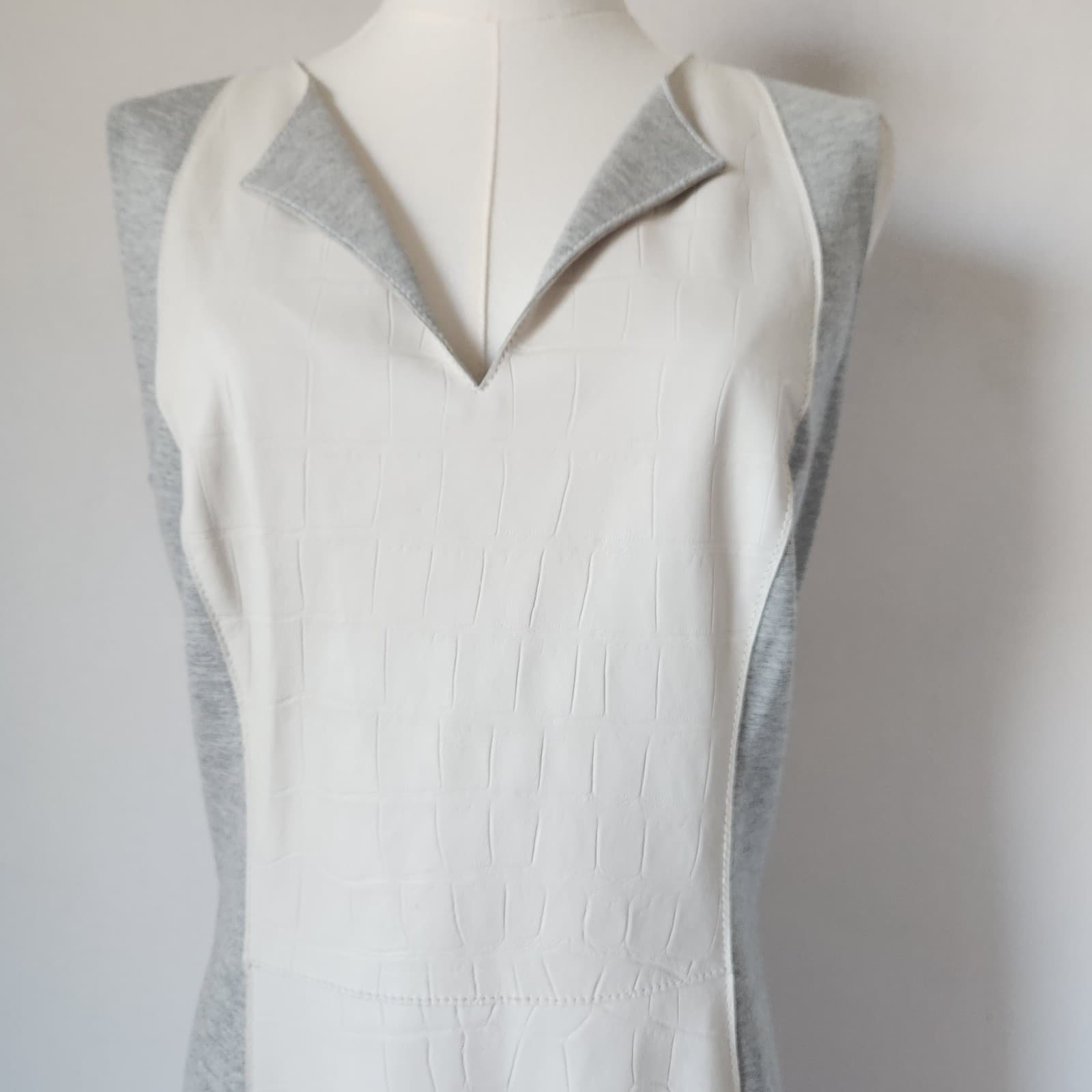 Escada Sport Lilith Croc Embossed Leather Sheath Dress Sleeveless Beige Gray 38 - Thumbnail 4