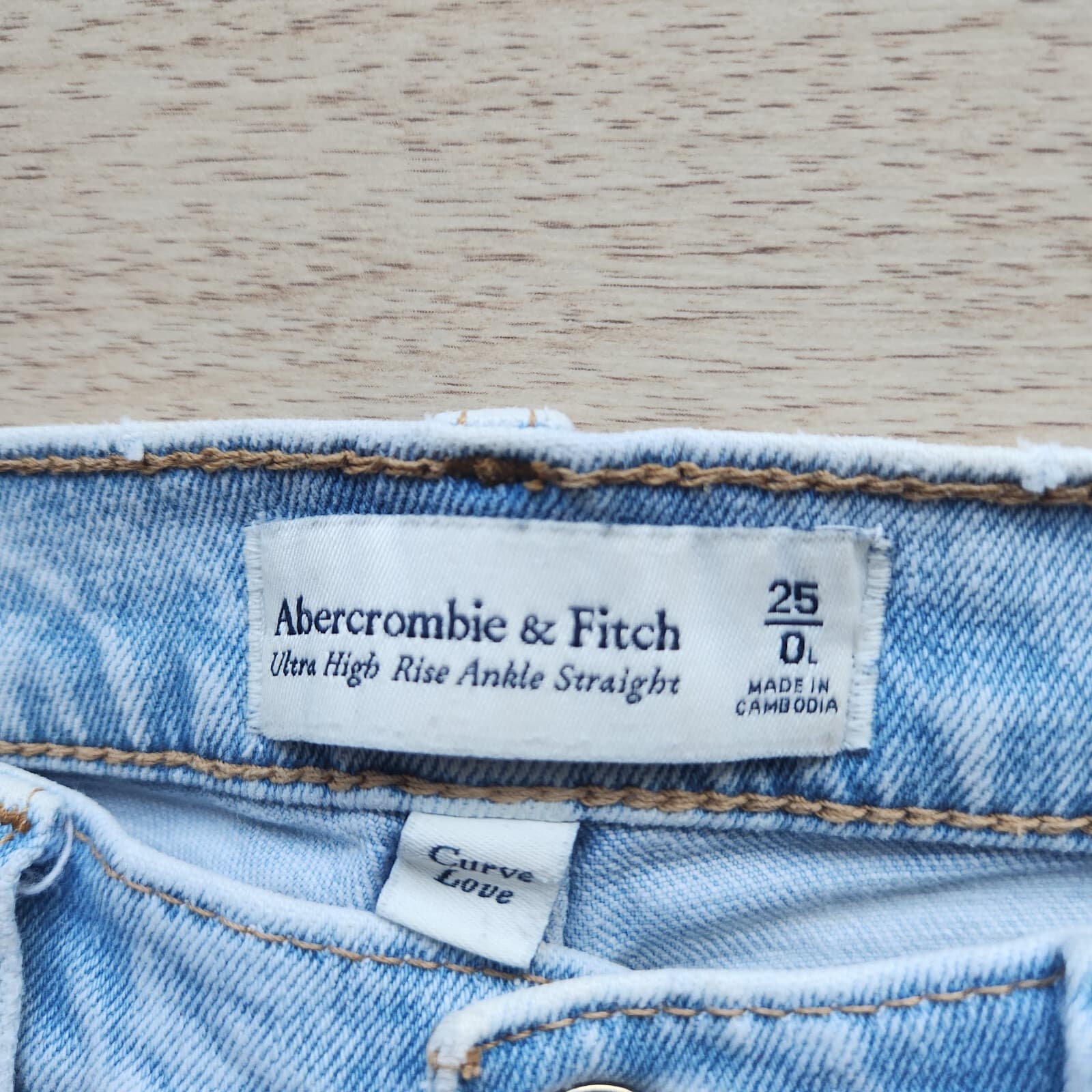 Abercrombie & Fitch Ultra High Rise Ankle Straight Jean Frayed Hem Button-Fly 25 - Thumbnail 7