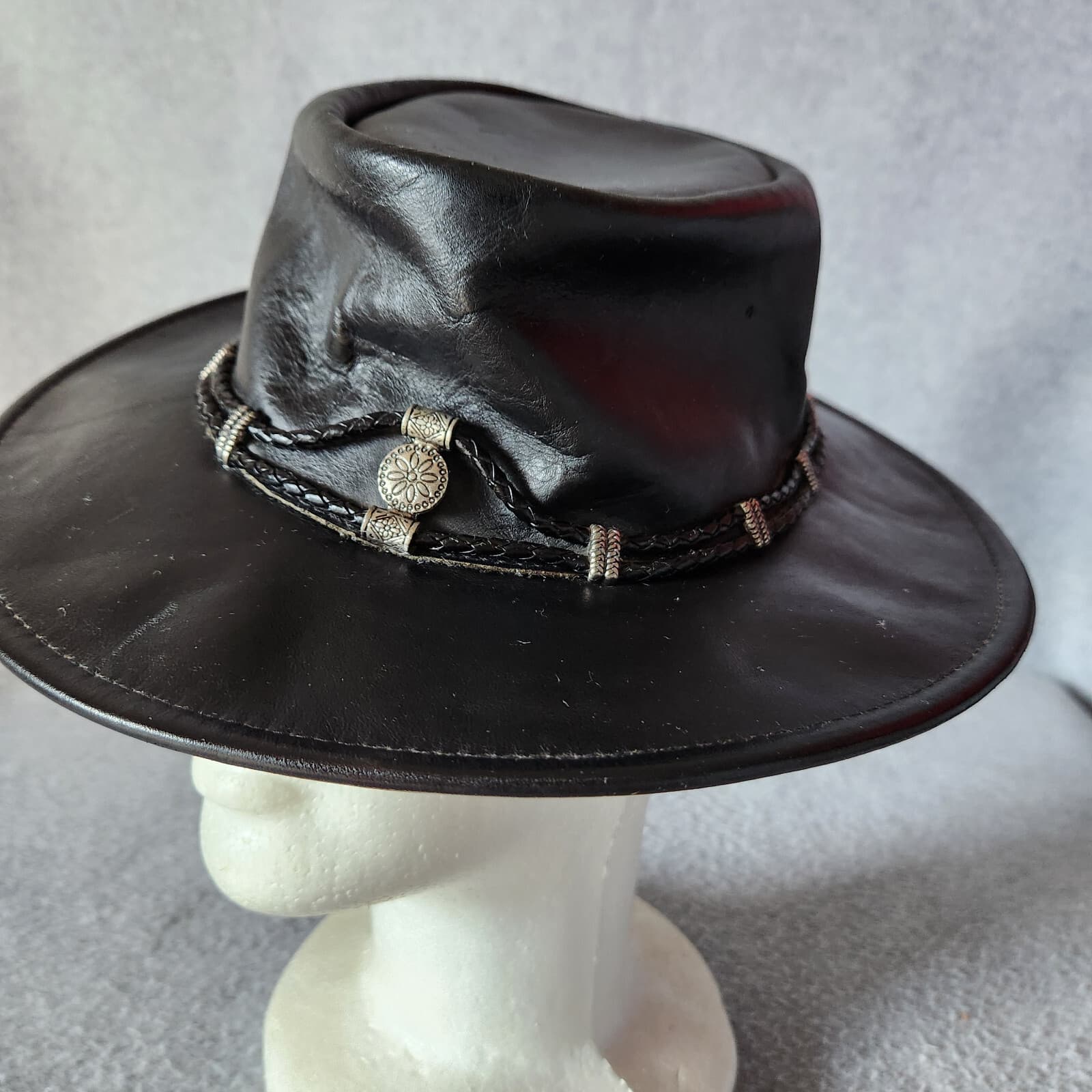 Minnetonka The Silverthorne Cowboy Hat Braided Medallion Black Genuine Leather M - Thumbnail 2