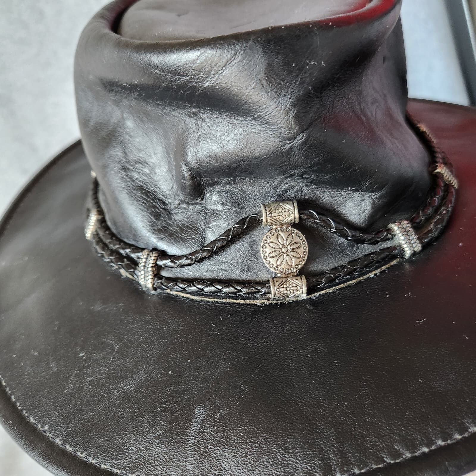 Minnetonka The Silverthorne Cowboy Hat Braided Medallion Black Genuine Leather M - Thumbnail 10