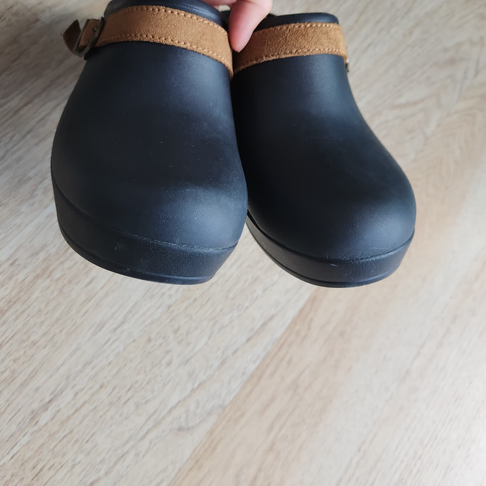 Crocs Sarah Mule Clog Suede Strap Buckle Slide-On 2" Heel Black Women's US9 - Thumbnail 10