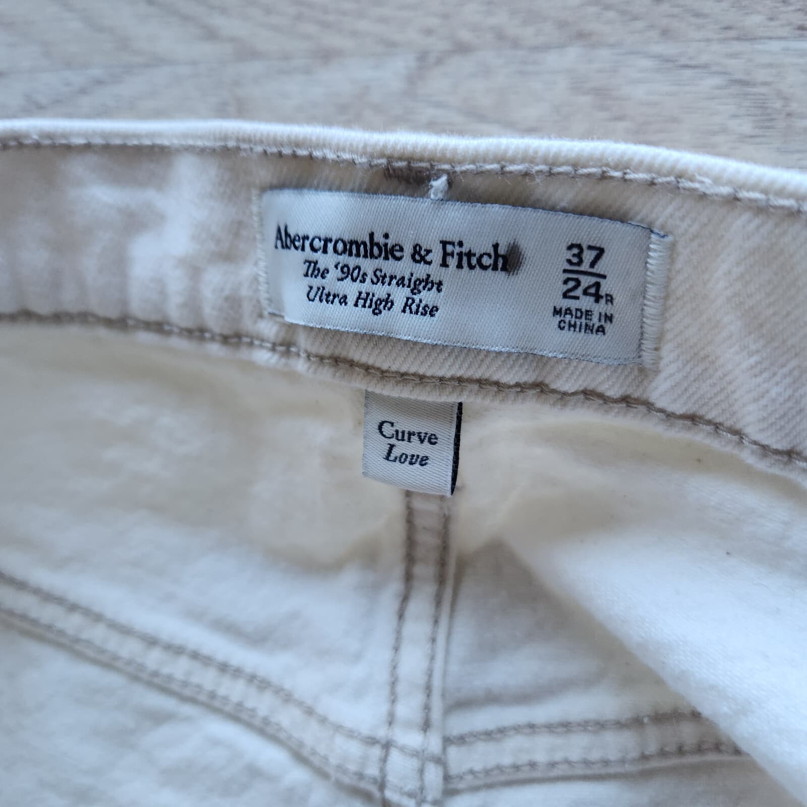NWT Abercrombie & Fitch The 90s Striaight Ultra High Rise Jean Slit Ivory 37/24R - Thumbnail 10
