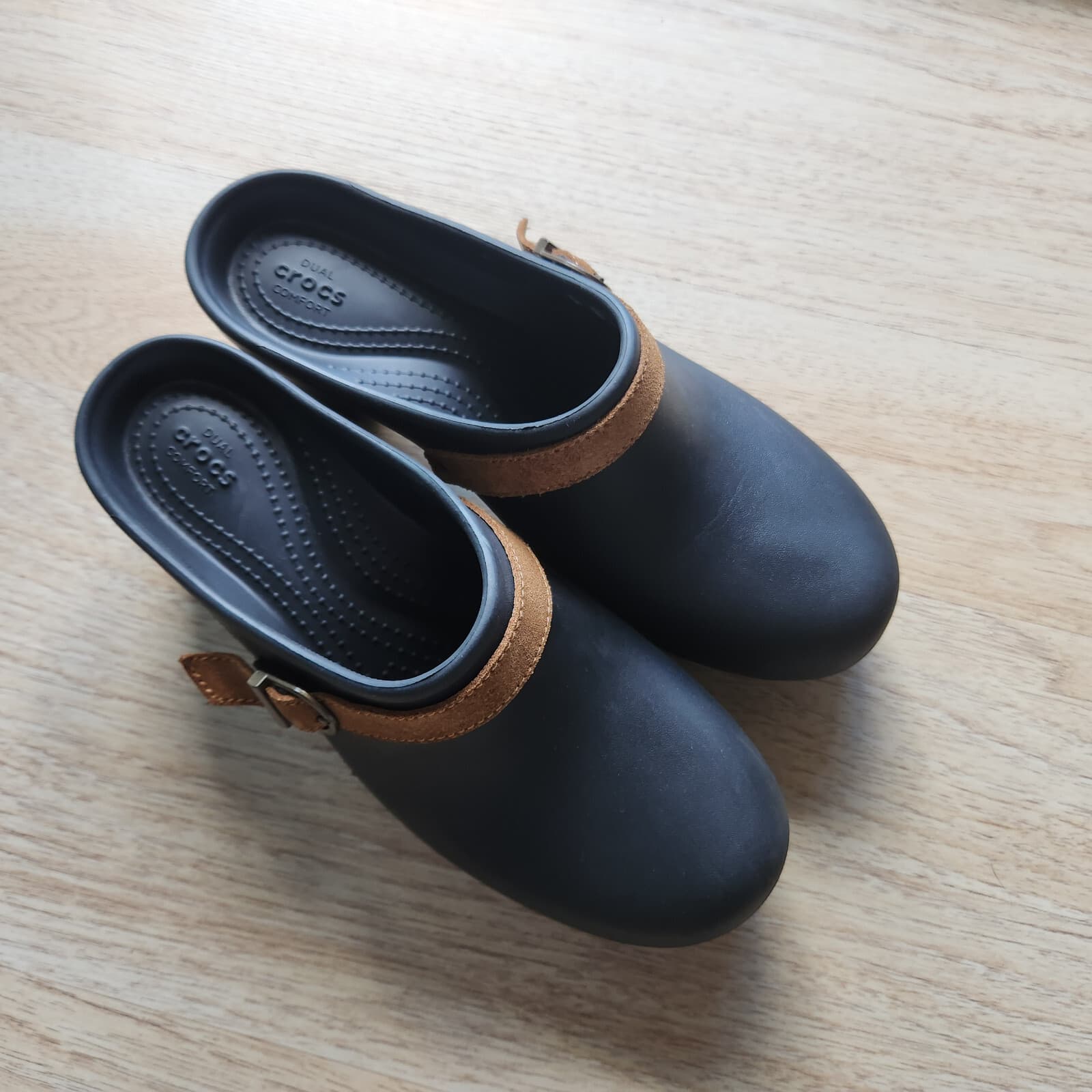 Crocs Sarah Mule Clog Suede Strap Buckle Slide-On 2" Heel Black Women's US9 - Thumbnail 3