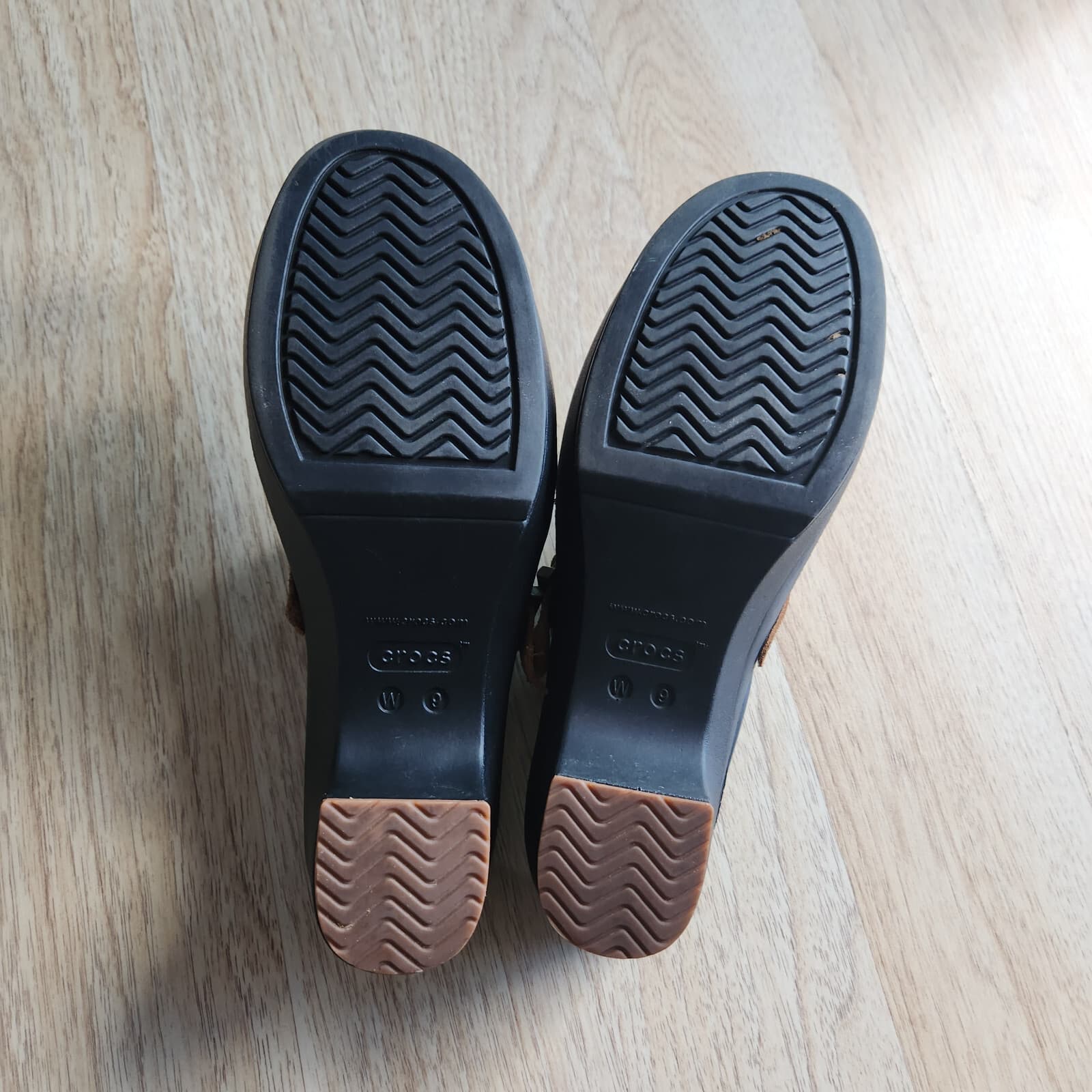Crocs Sarah Mule Clog Suede Strap Buckle Slide-On 2" Heel Black Women's US9 - Thumbnail 8