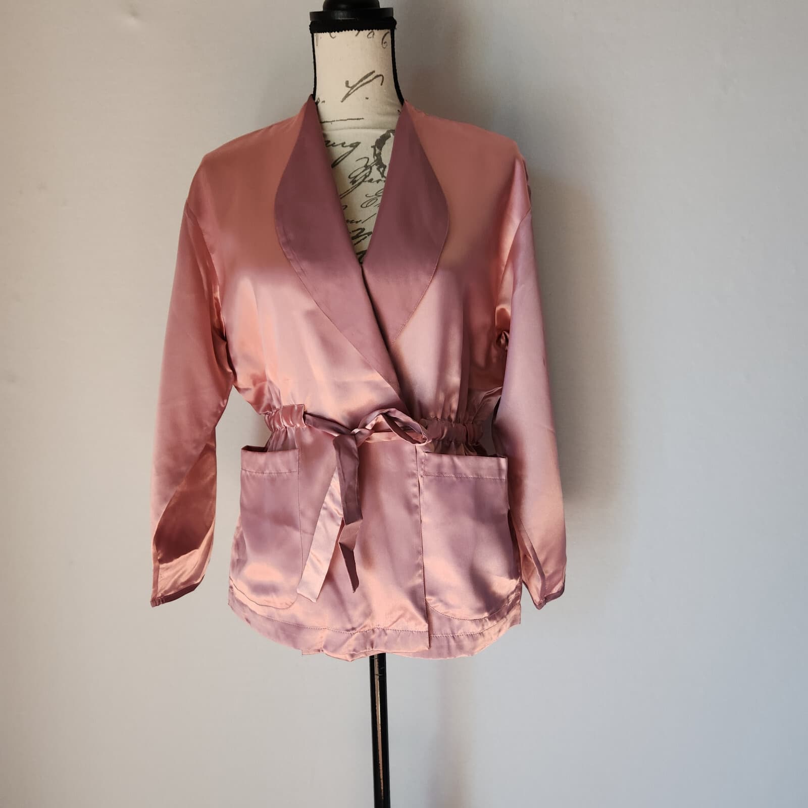 Vintage NWT Victoria's Secret Gold Label Satin Collared Robe Tie-Waist Pink Sz.P - Thumbnail 3