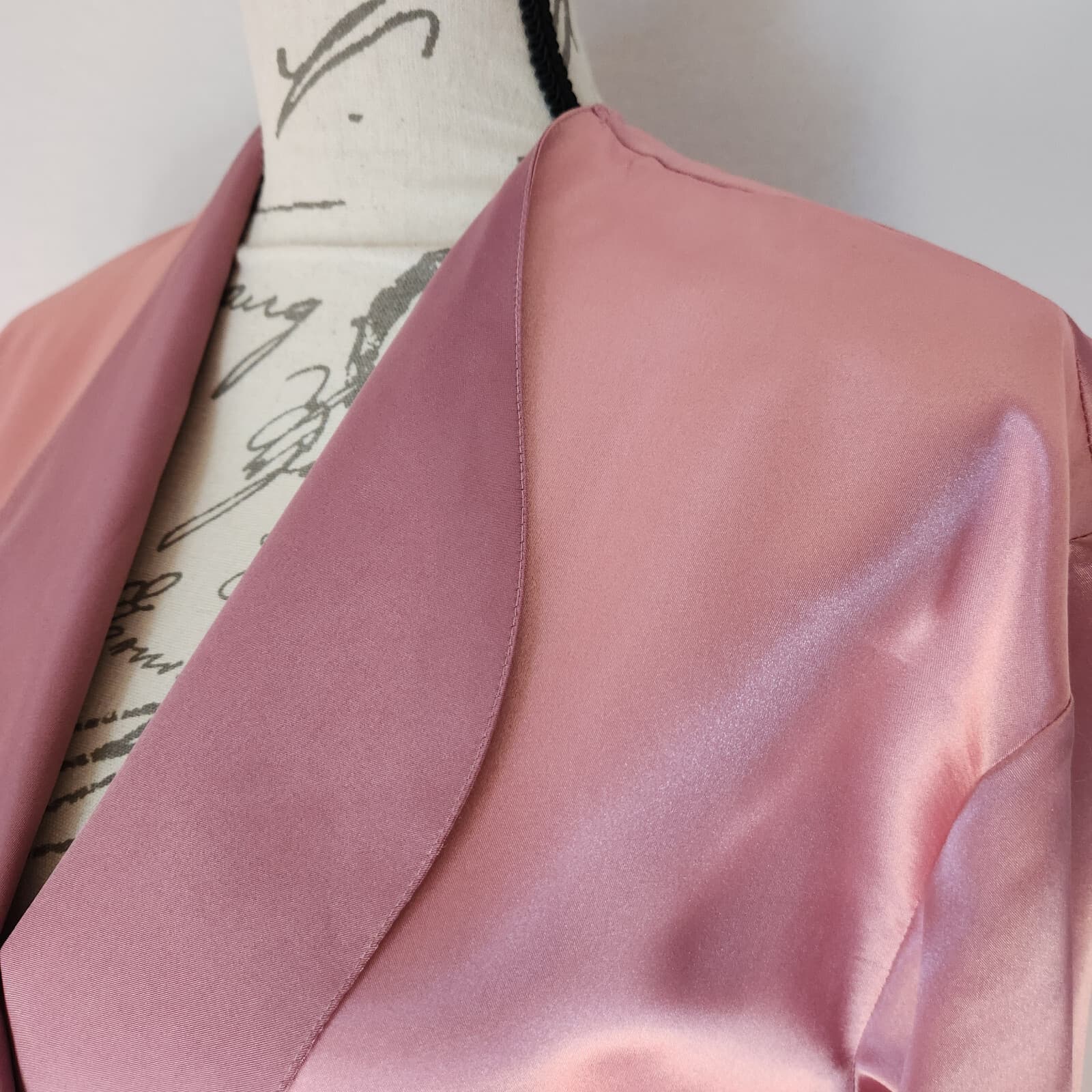 Vintage NWT Victoria's Secret Gold Label Satin Collared Robe Tie-Waist Pink Sz.P - Thumbnail 4