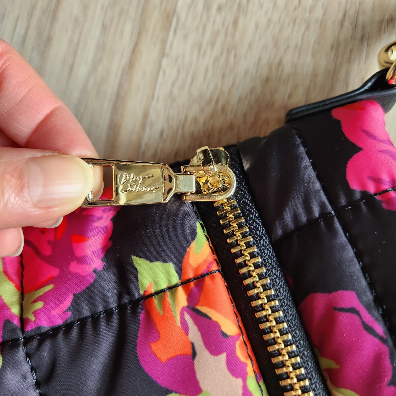 Betsey Johnson Puffy Posey Floral Quilted Crossbody Bag Gold-Tone Hardware - Thumbnail 9
