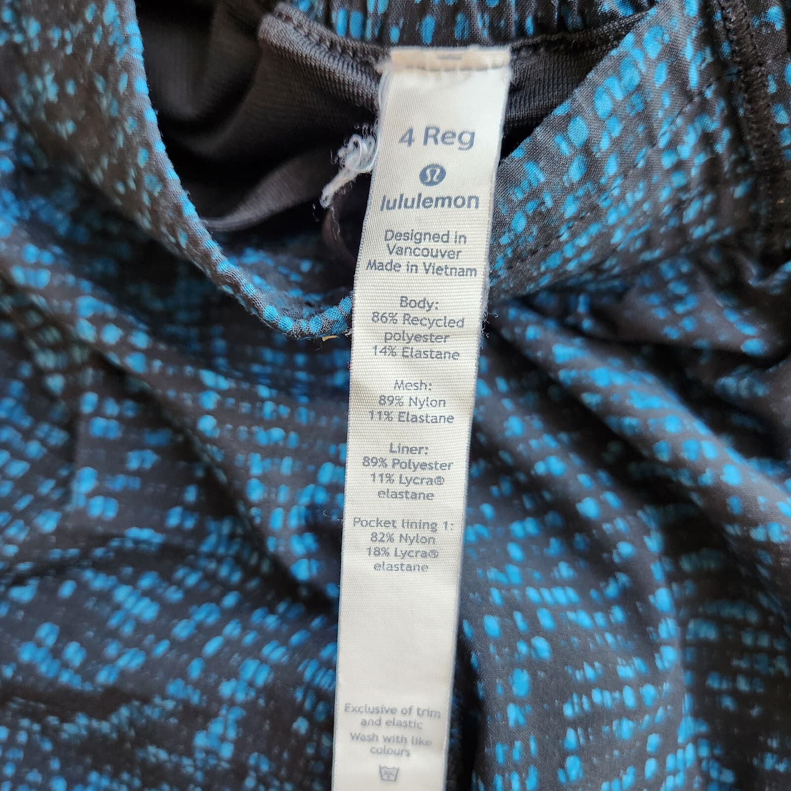Lululemon Hotty Hot Short II 2.5" Built-in Liner Pocket Pulse Capri Black Sz.4 - Thumbnail 10