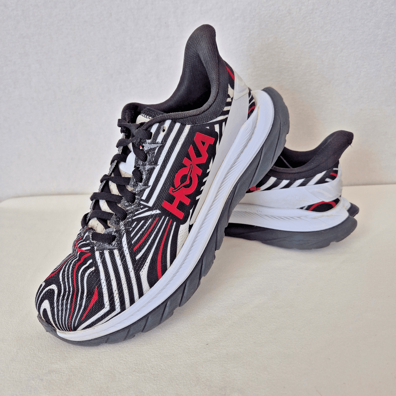 HOKA One One Ironman Mach 4 Women's US7B Running Shoe Lace-Up Mesh Graphic Black - Thumbnail 3