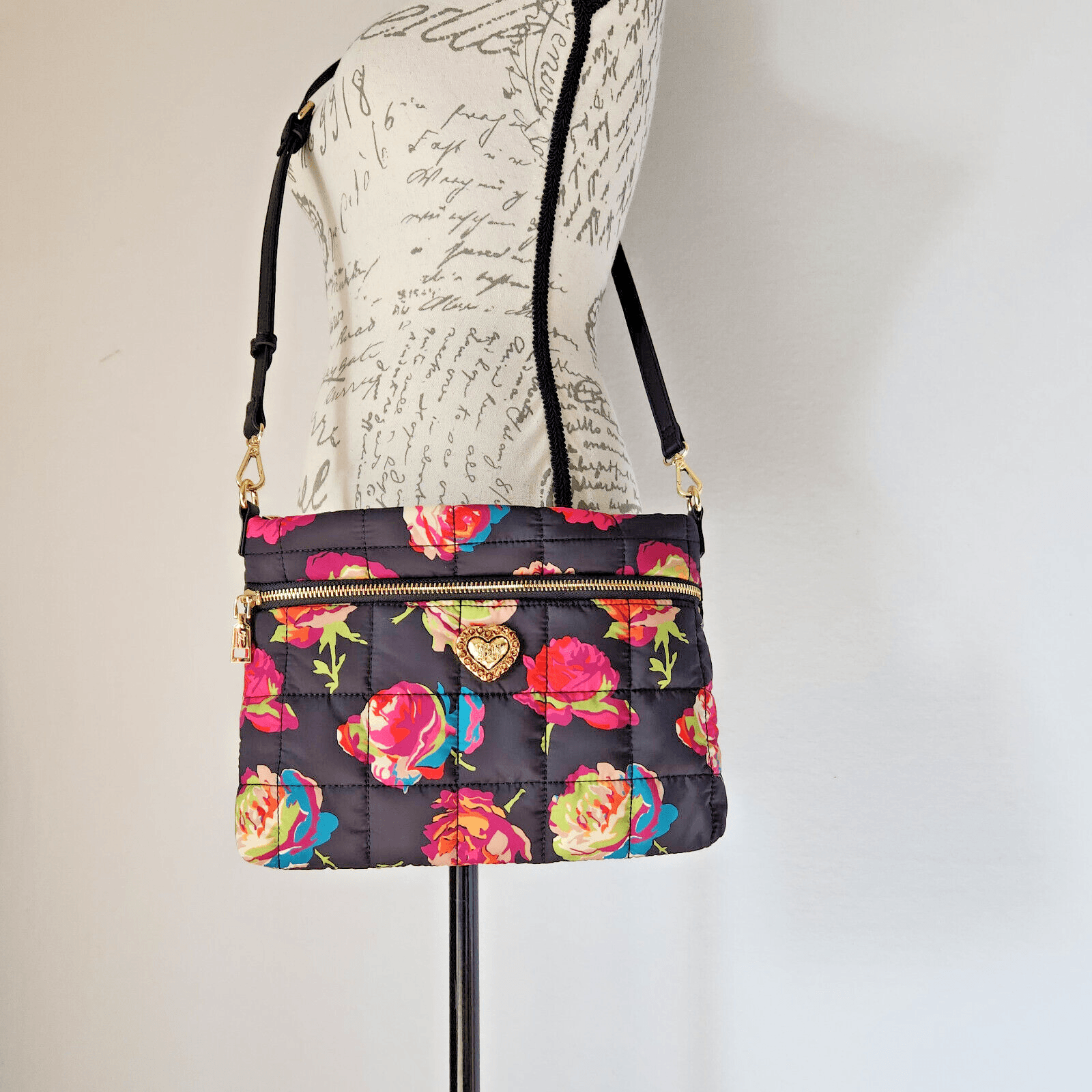 Betsey Johnson Puffy Posey Floral Quilted Crossbody Bag Gold-Tone Hardware - Thumbnail 2