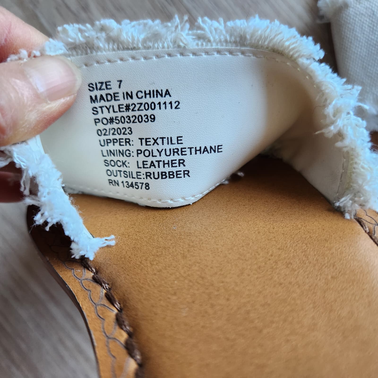 Vineyard Vines $78 Faryed Hem Canvas Slide Sandals Flat Open-Toe White Women US7 - Thumbnail 5