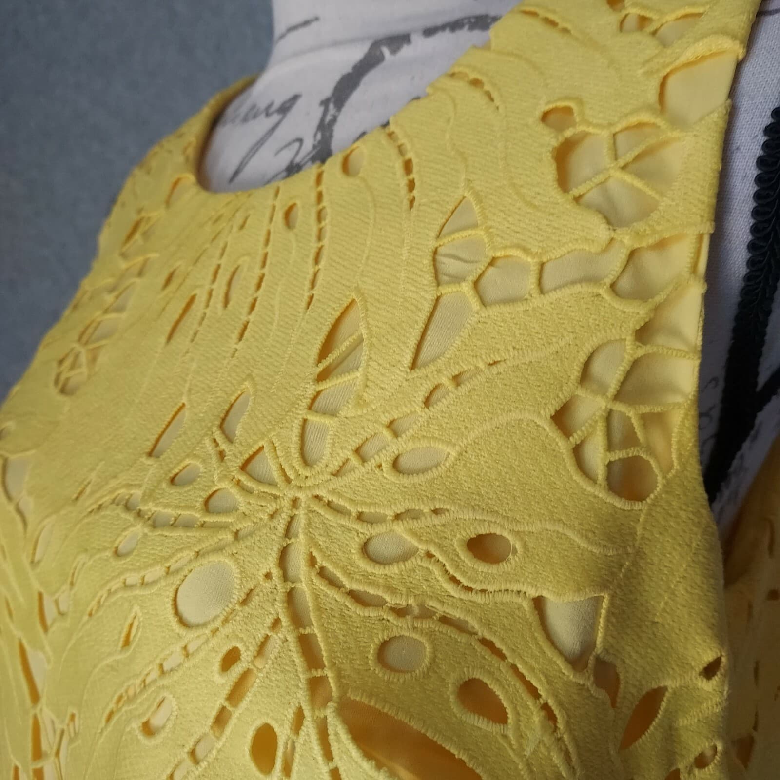 Banana Republic Leaf Lace Mini Tunic Sheath Dress Sleeveless Lined Yellow Sz.10 - Thumbnail 4