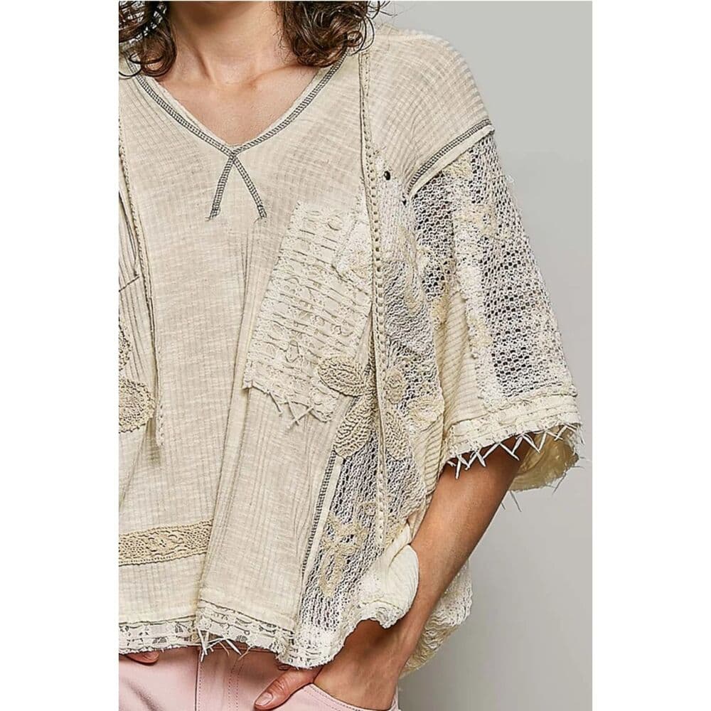 V-Neck Short Sleeve Crochet Contrast Solid Top - Thumbnail 5