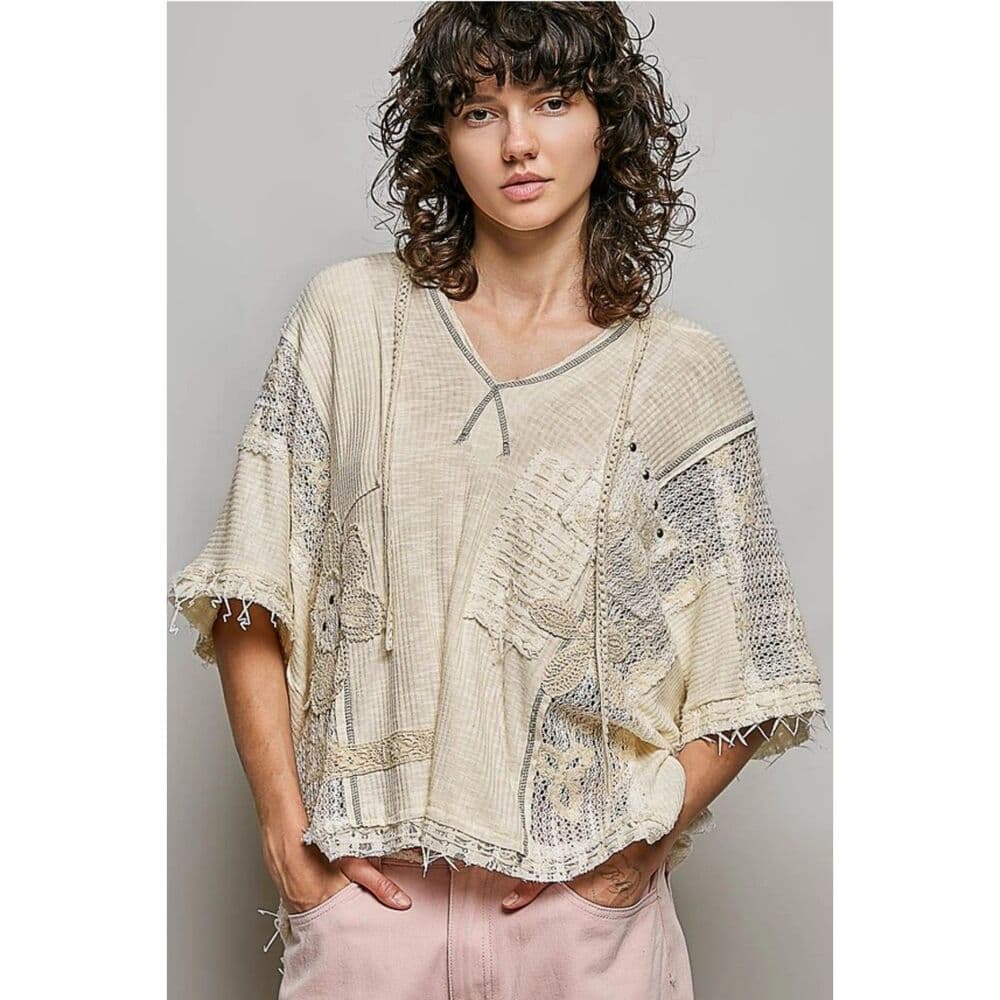 V-Neck Short Sleeve Crochet Contrast Solid Top