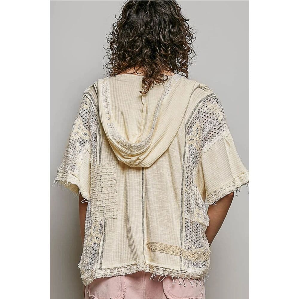 V-Neck Short Sleeve Crochet Contrast Solid Top - Thumbnail 2
