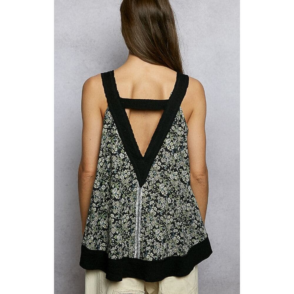 POL Floral V-Neck Flowy Top with Front Pocket - Sage - Thumbnail 6