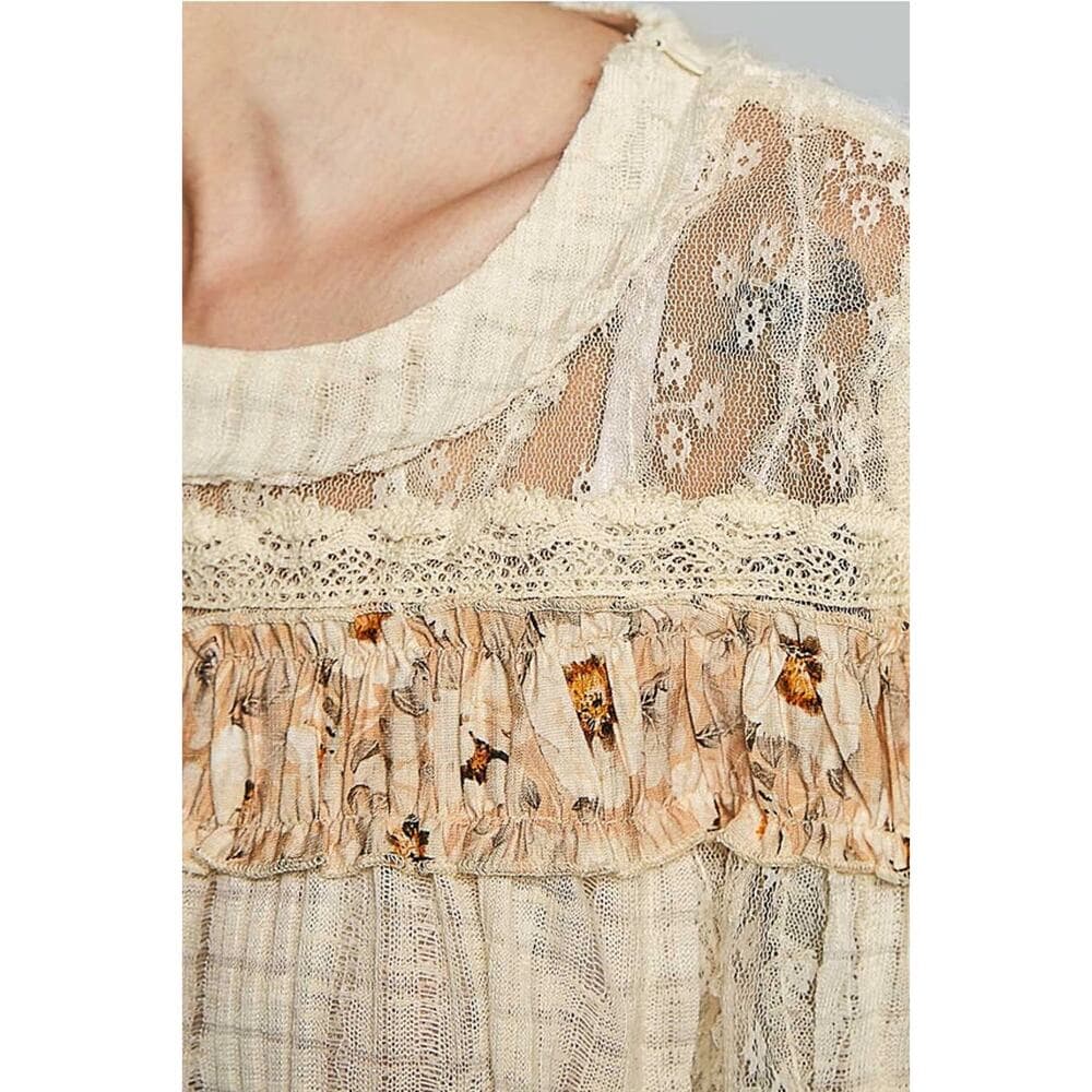 POL Lace Panel Detail Floral Ruffle 3/4 Sleeve Rib Knit Top - Thumbnail 6