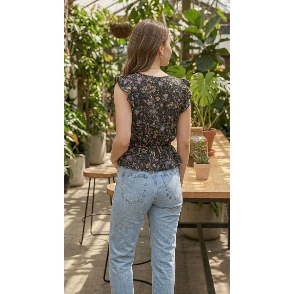 Black Floral Ruffle Top - Thumbnail 3