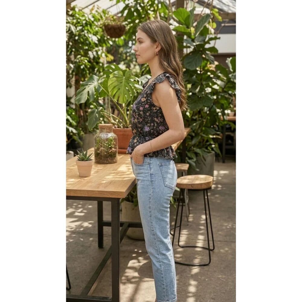 Black Floral Ruffle Top - Thumbnail 2