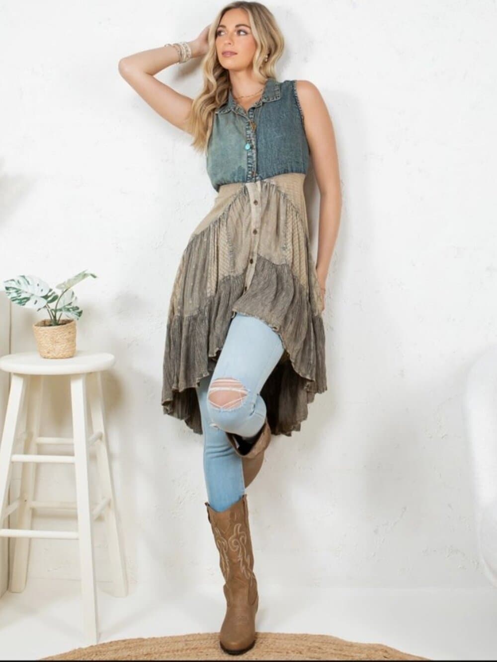 Front-Open Asymmetrical High Low Top - Thumbnail 3
