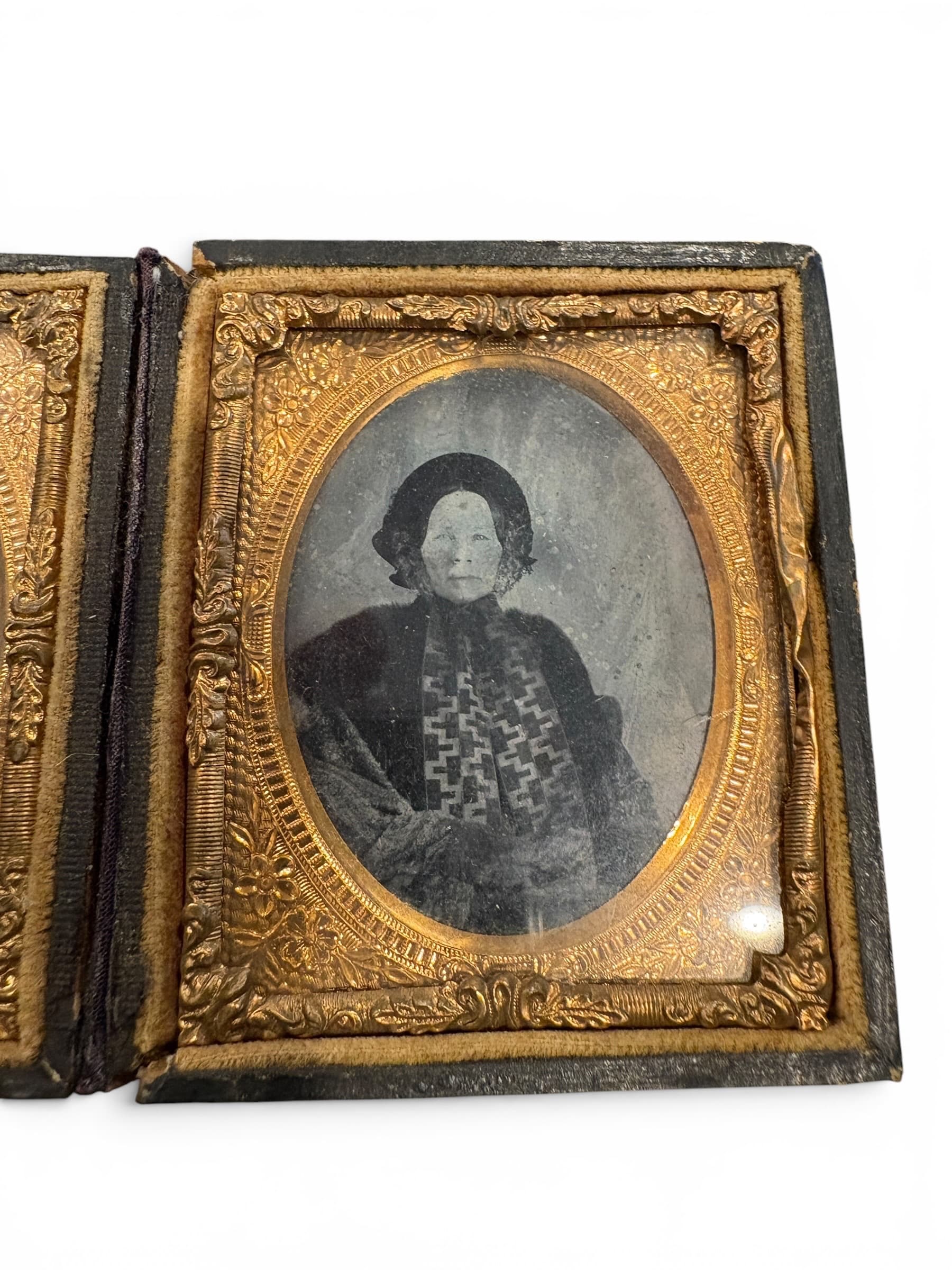 Antique Sixth Plate Union Case Ambrotype Pair - Victorian Man & Woman Portraits - Gutta Percha Thermoplastic Case (941) - Regular - Thumbnail 4
