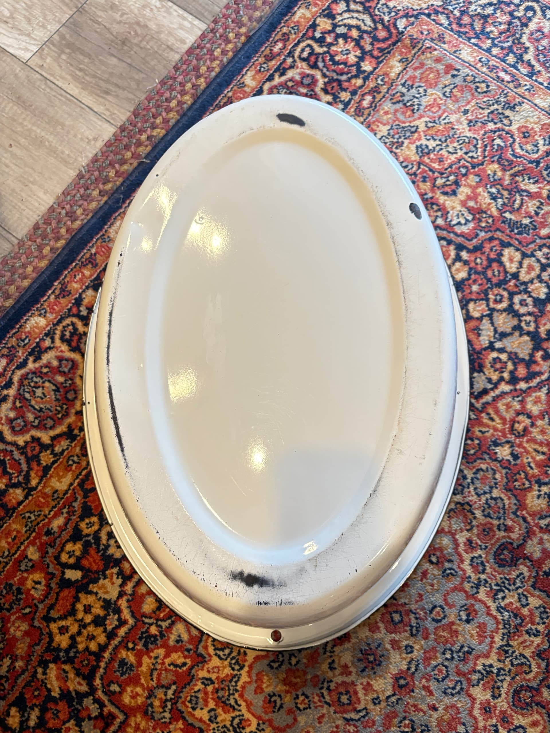 Large Antique White Enamelware Oval Wash Basin, Black Trim, 26” Farmhouse Graniteware Tub - Regular - Thumbnail 3