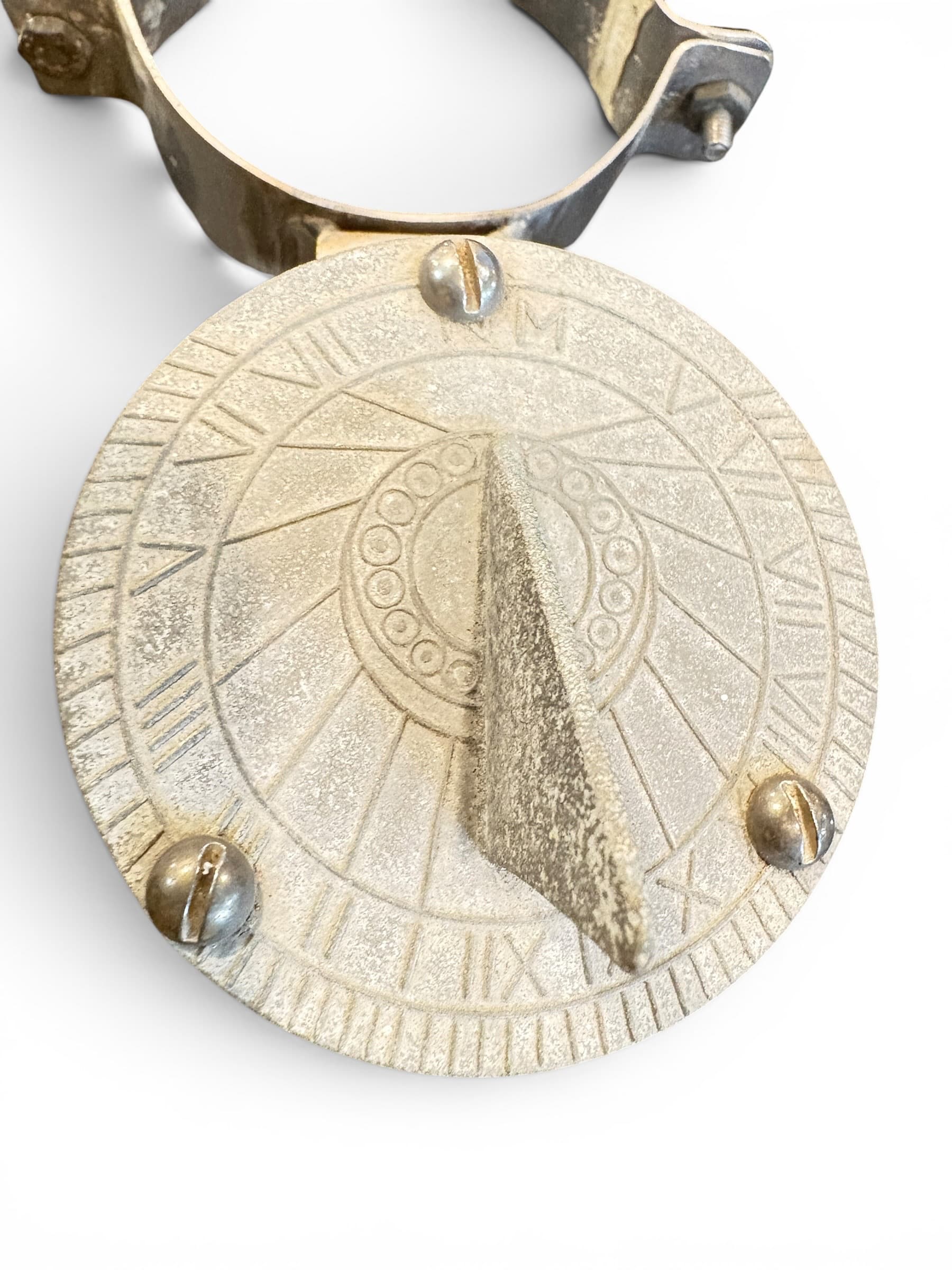 Cast Metal Garden Sundial Dial Plate with Pipe-Clamp Mount (1205) - Regular - Image 1