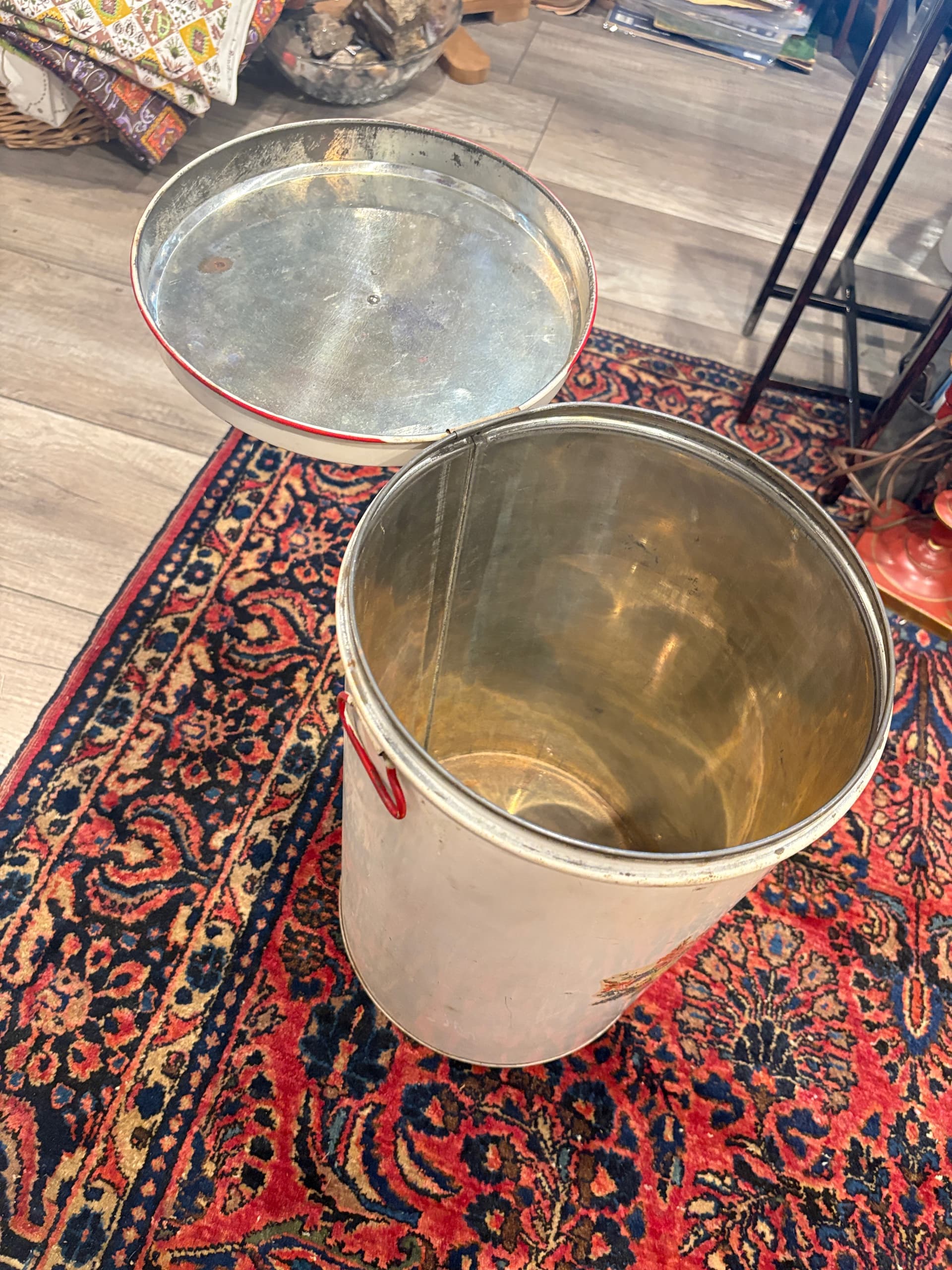 Mid-Century Floral Tin Canister w/ Lid Bail Handles (941) - Regular - Thumbnail 2