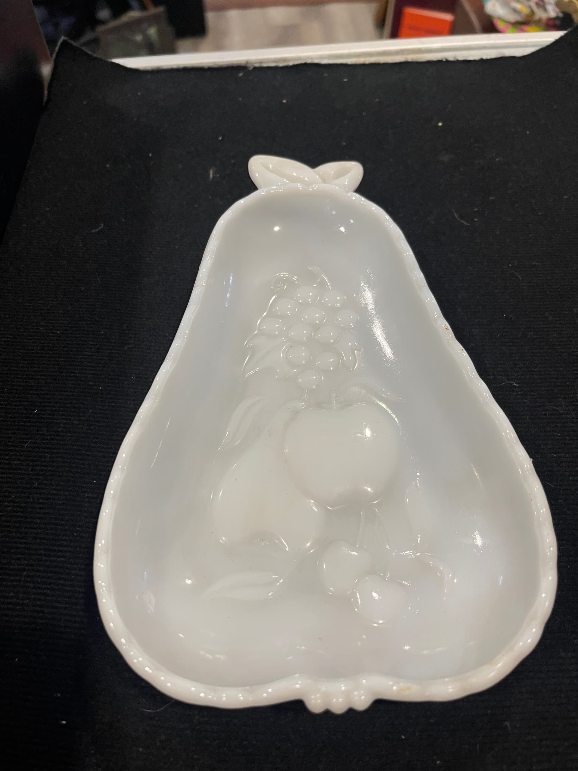 Vintage Milk Glass Pear Shaped Dish 91270) - Regular - Thumbnail 8