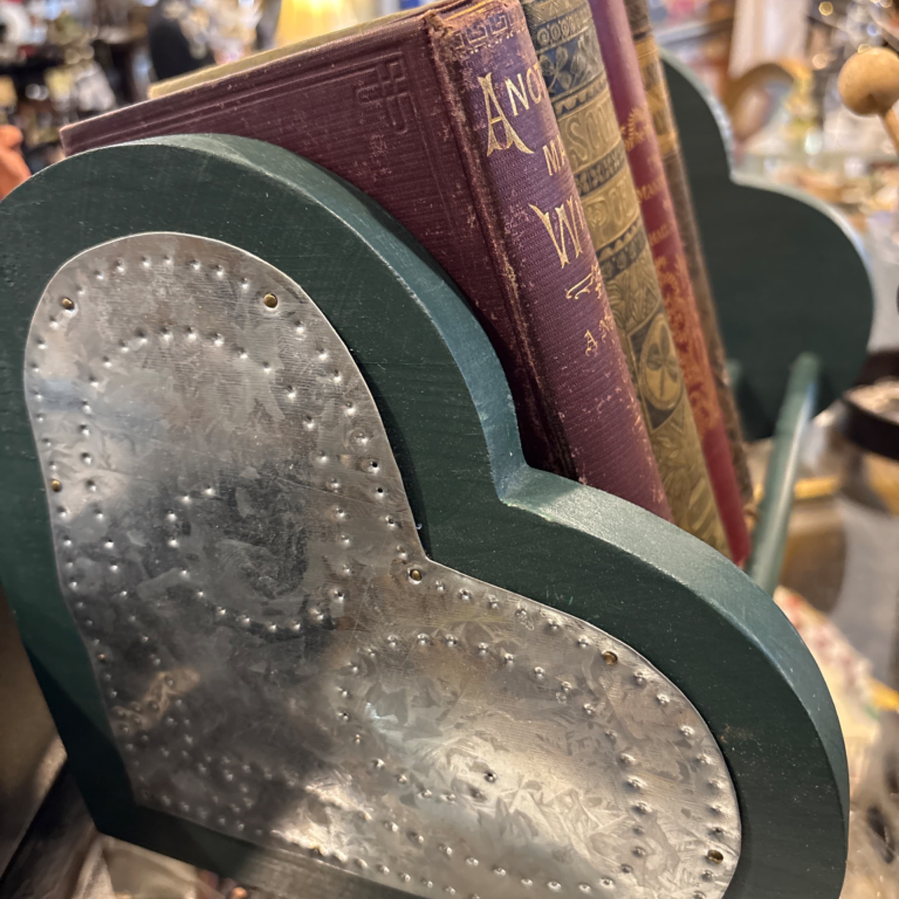 1980s Heart-Shaped Country Primitive Book Stand- 1170 - Regular