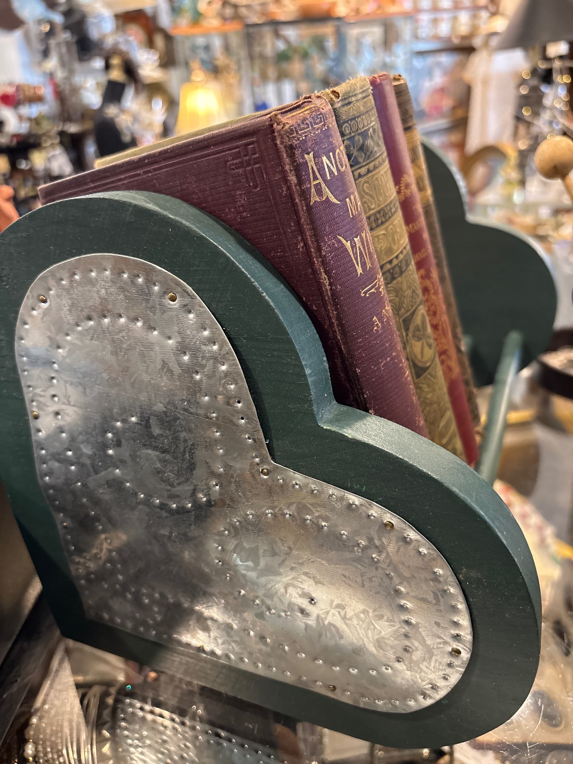 1980s Heart-Shaped Country Primitive Book Stand- 1170 - Regular - Thumbnail 2