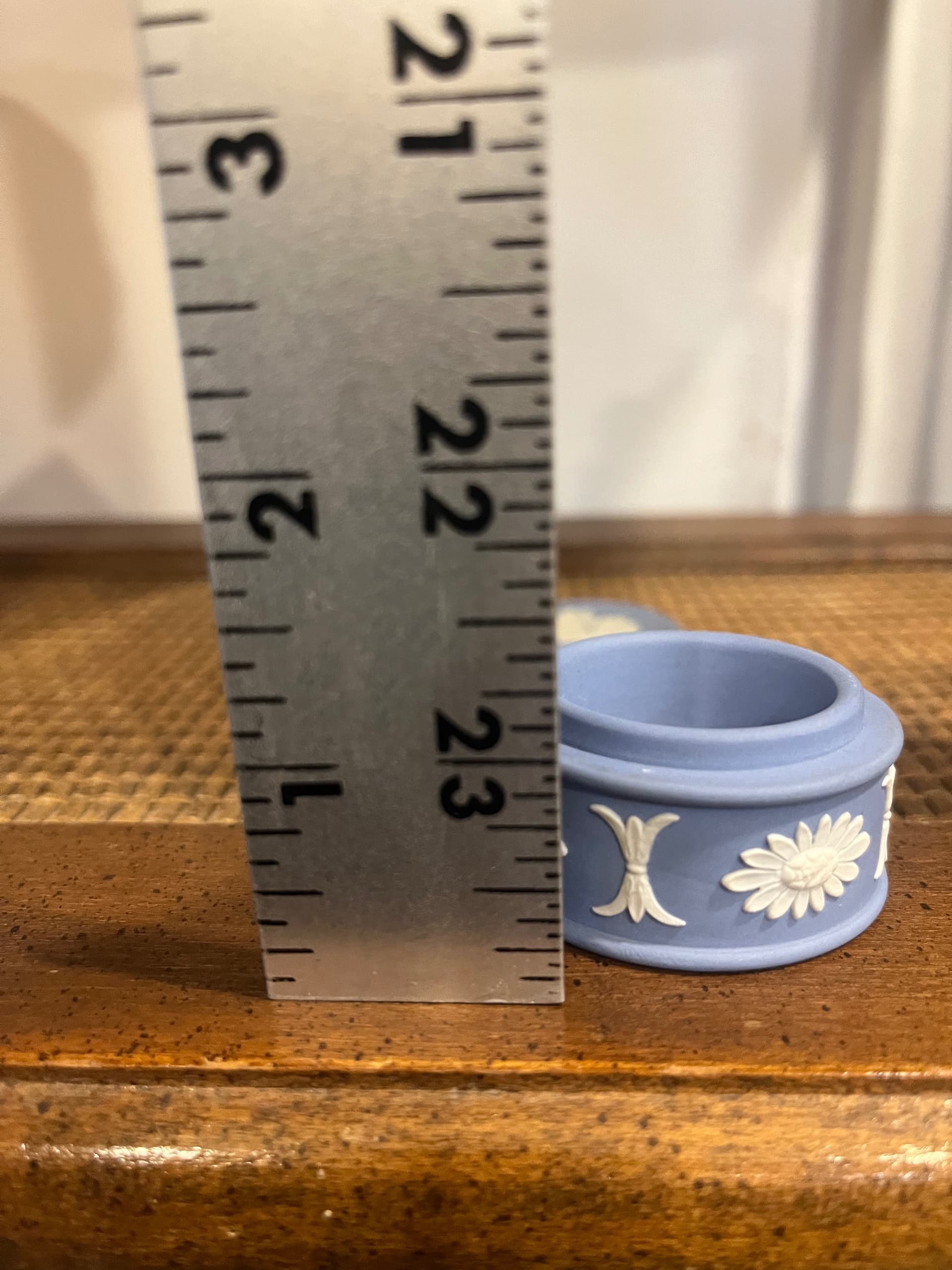 Wedgwood Blue Jasperware Round Trinket Box Lid Classical Figure Floral Made in England - Regular - Thumbnail 7