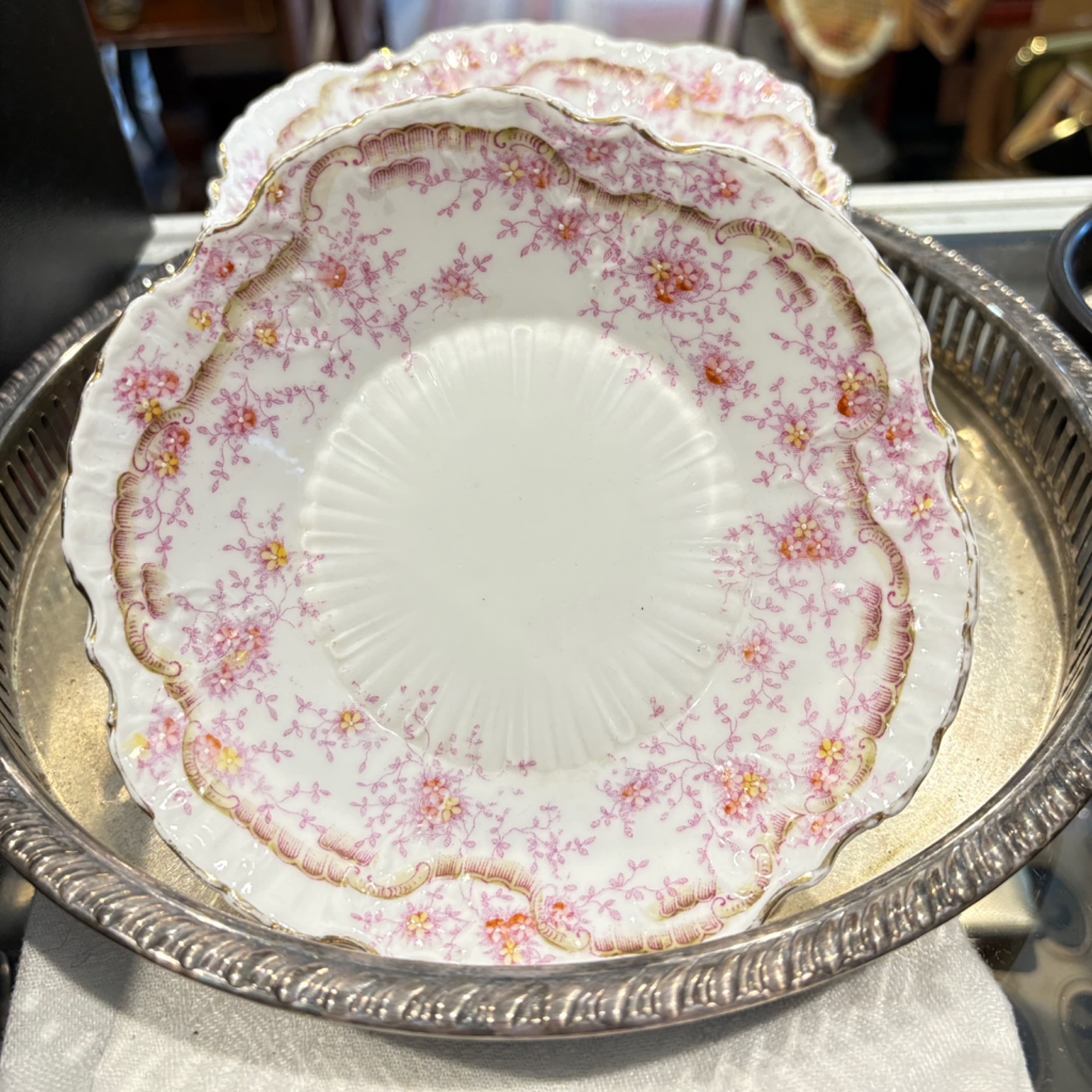 Set of 5 Antique Victorian Porcelain Berry Bowls | Pink Floral Sprig & Gold Gilt | Scalloped Edge | circa 1880s–1900s - Regular