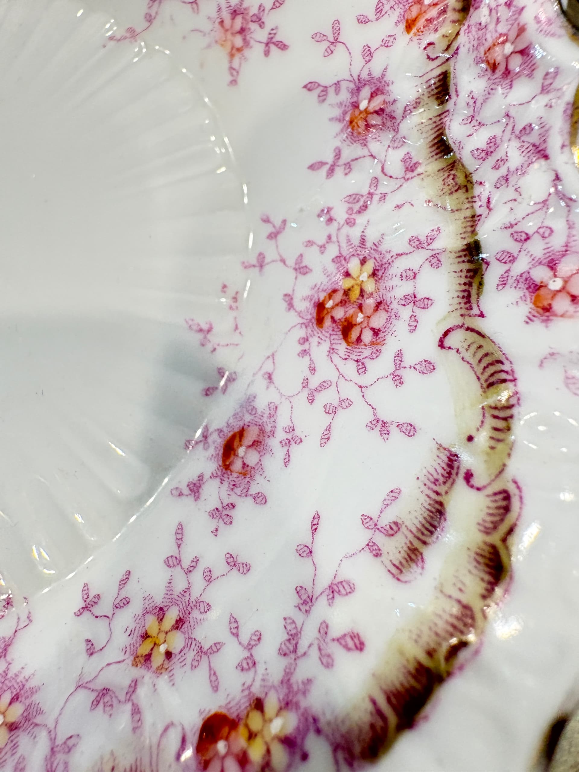 Set of 5 Antique Victorian Porcelain Berry Bowls | Pink Floral Sprig & Gold Gilt | Scalloped Edge | circa 1880s–1900s - Regular - Thumbnail 3