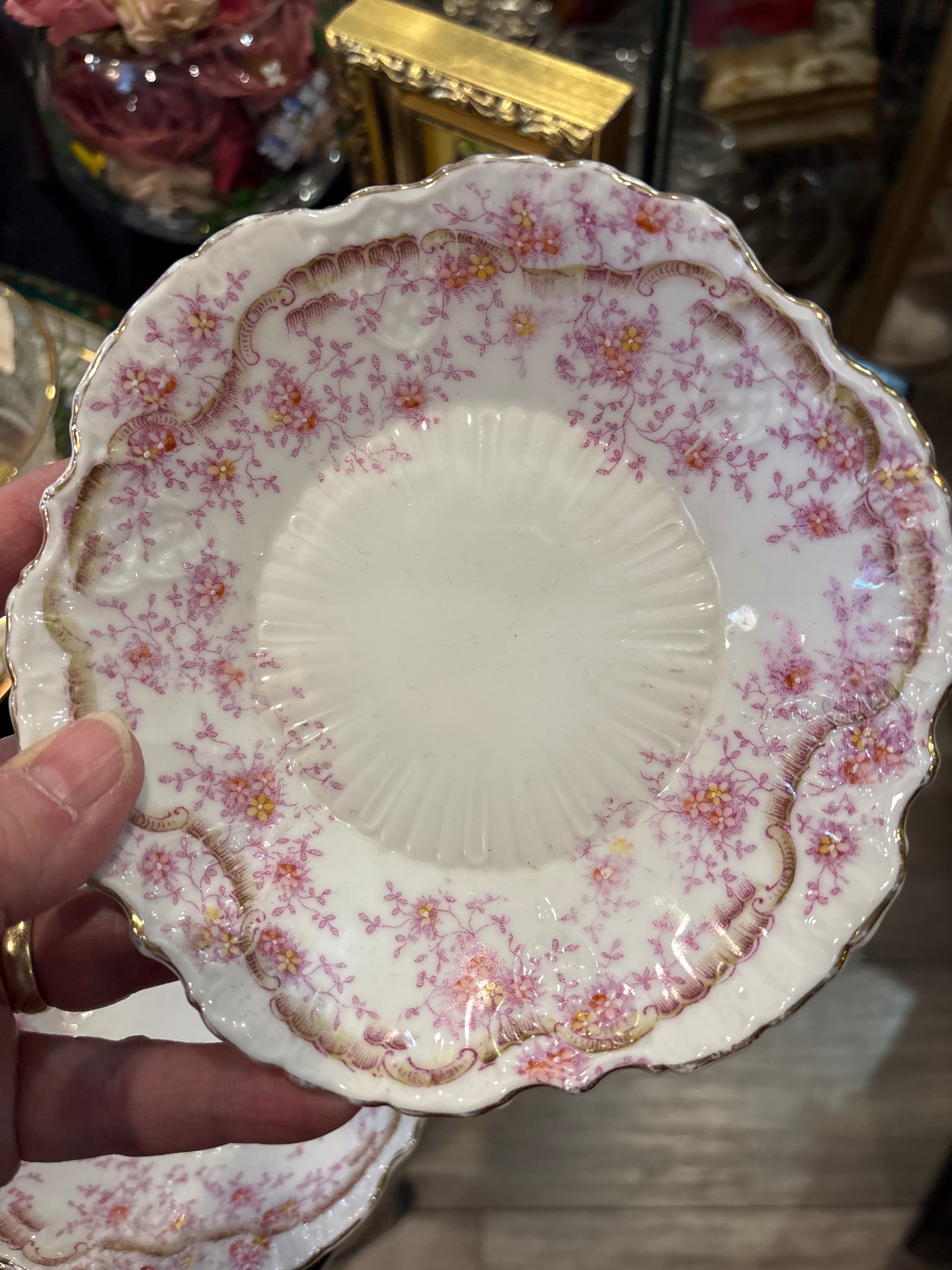 Set of 5 Antique Victorian Porcelain Berry Bowls | Pink Floral Sprig & Gold Gilt | Scalloped Edge | circa 1880s–1900s - Regular - Thumbnail 4