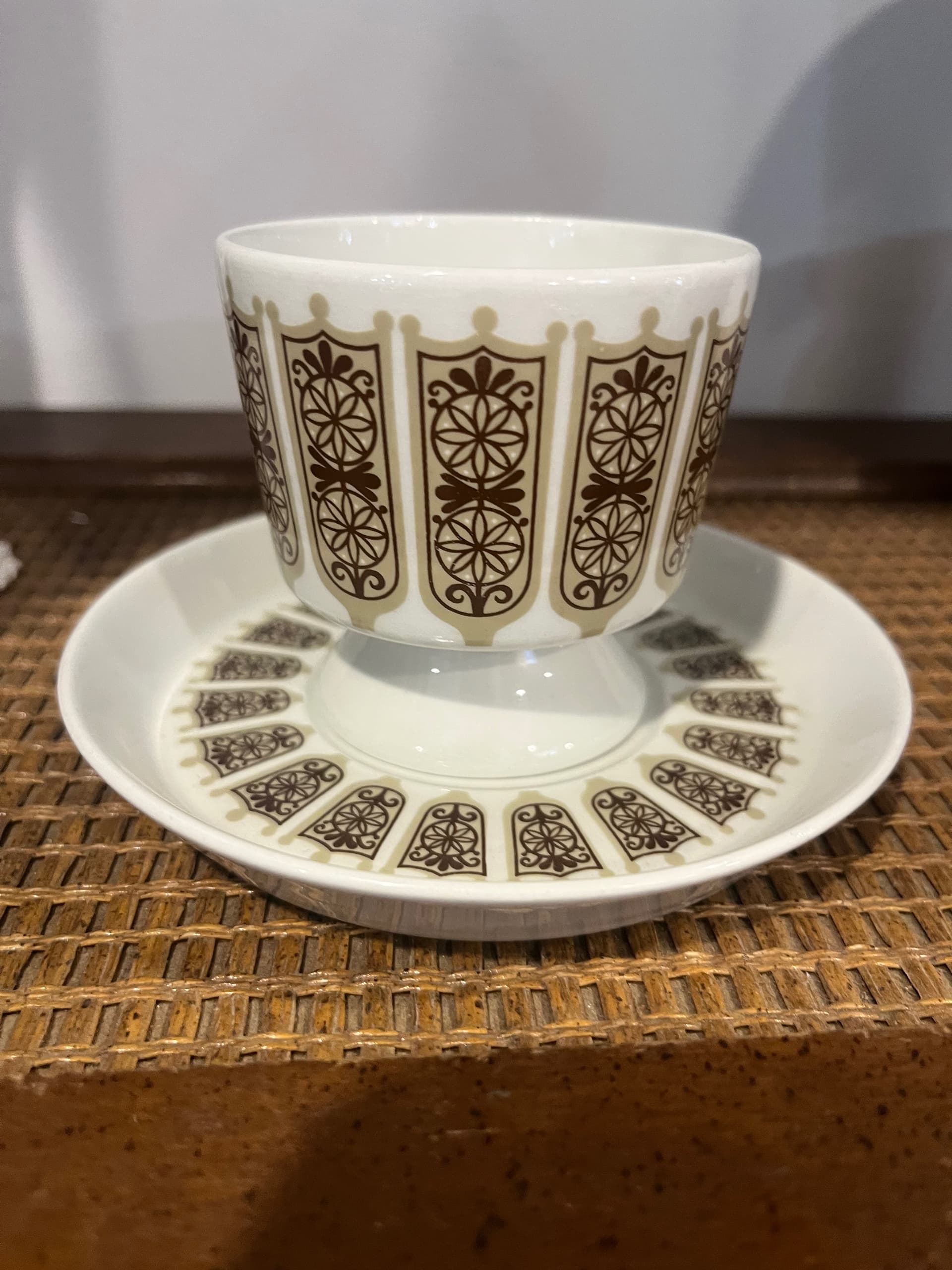 Arabia Finland Demitasse Cup & Saucer | Footed Cup | Brown Geometric Medallion Pattern | Scandinavian MCM Vintage 1984 - Regular - Thumbnail 5