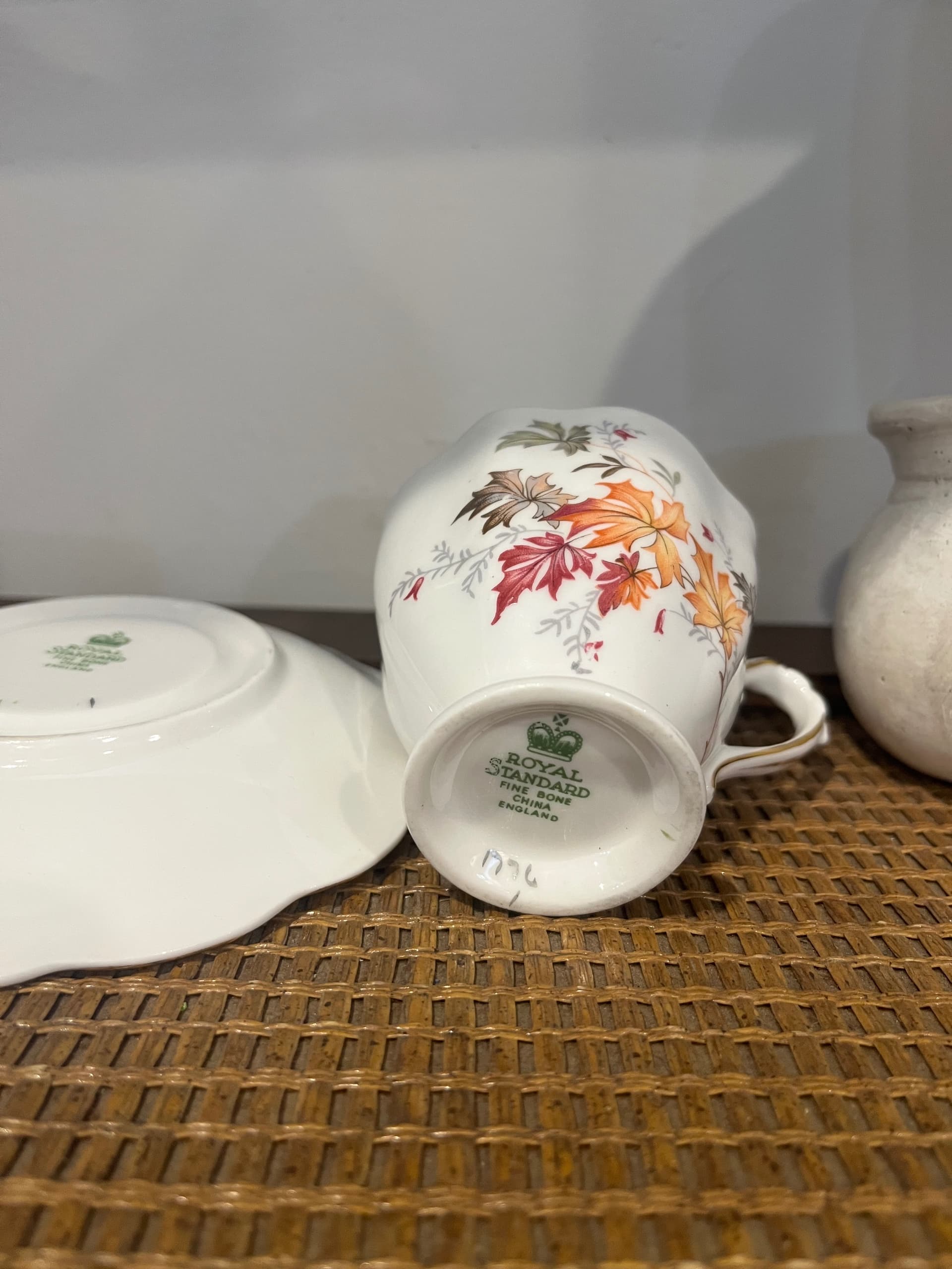 Royal Standard Bone China Demitasse Cup & Saucer | Autumn Maple Leaf Pattern | Gold Rim | Made in England Vintage - Regular - Thumbnail 5