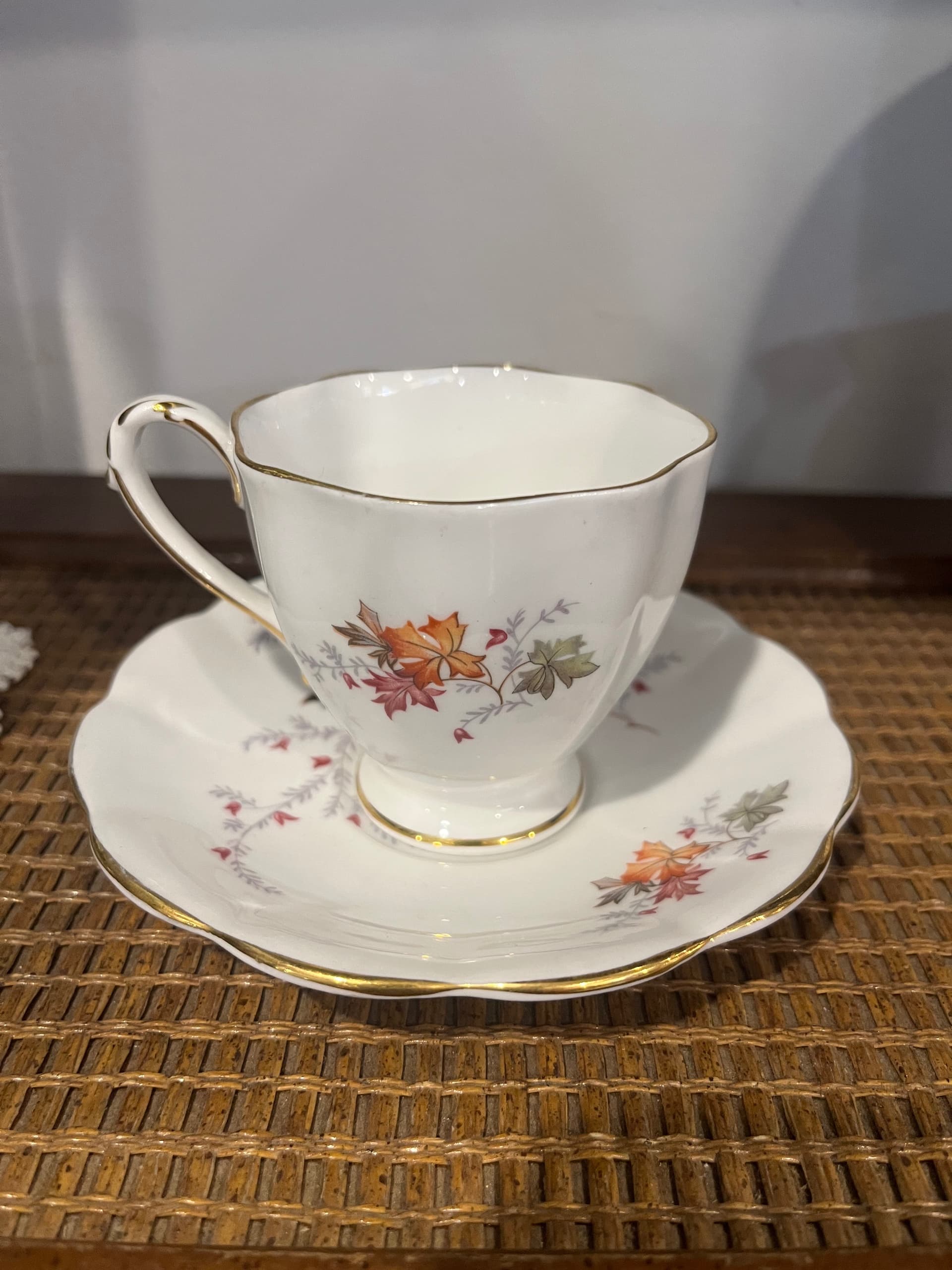 Royal Standard Bone China Demitasse Cup & Saucer | Autumn Maple Leaf Pattern | Gold Rim | Made in England Vintage - Regular - Thumbnail 6