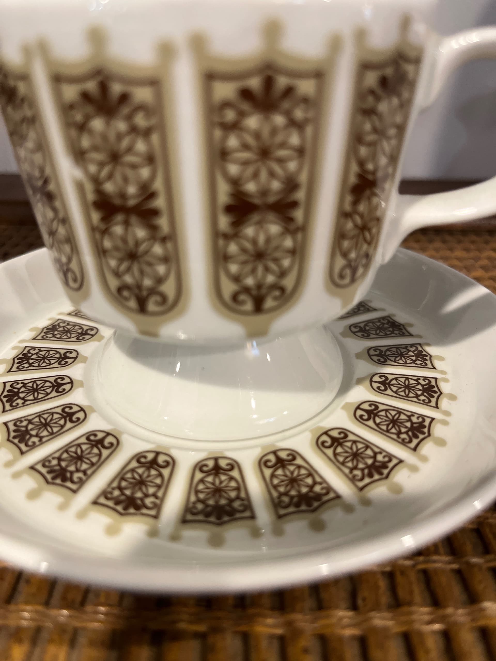 Arabia Finland Demitasse Cup & Saucer | Footed Cup | Brown Geometric Medallion Pattern | Scandinavian MCM Vintage 1984 - Regular - Thumbnail 9