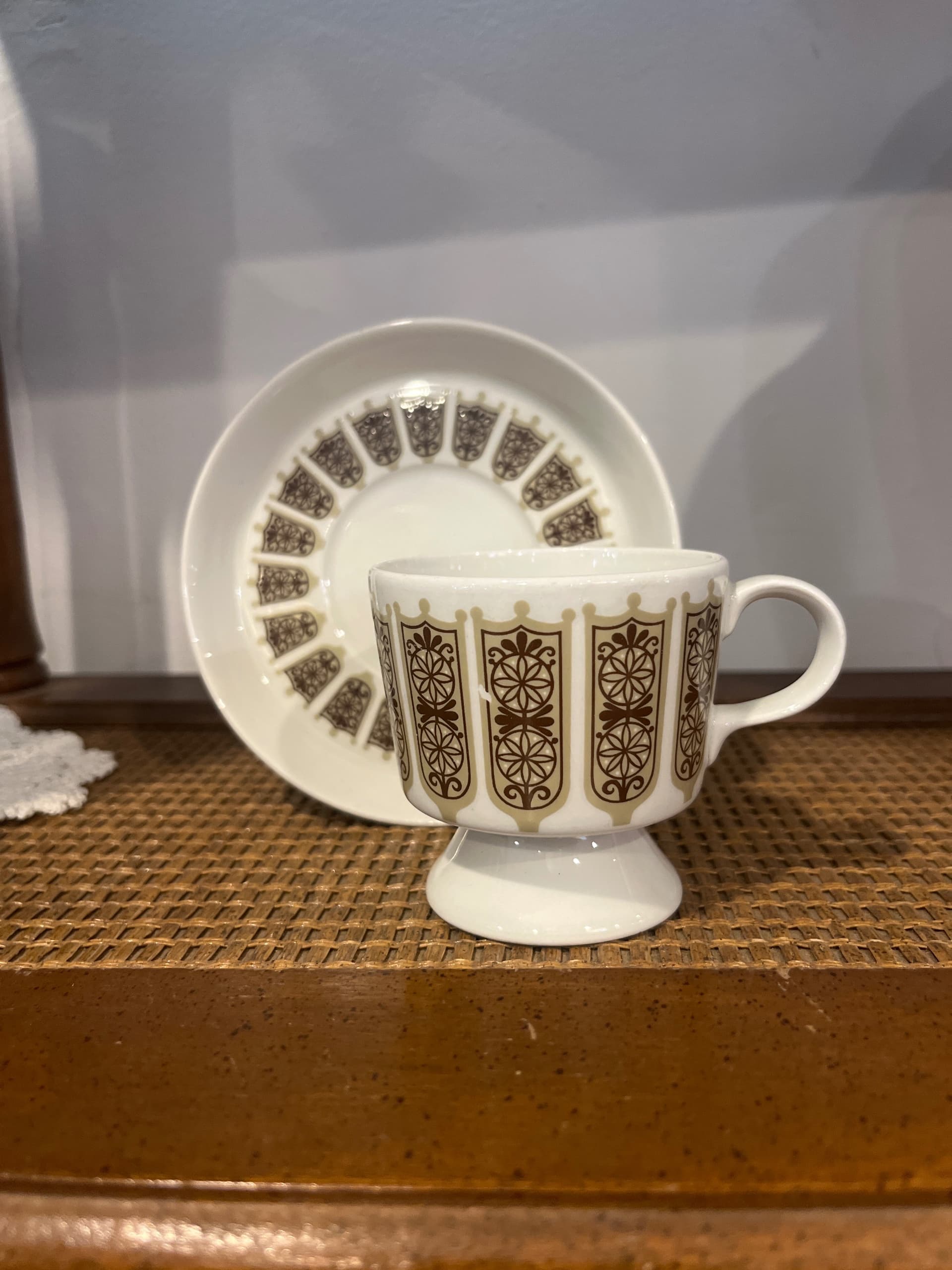 Arabia Finland Demitasse Cup & Saucer | Footed Cup | Brown Geometric Medallion Pattern | Scandinavian MCM Vintage 1984 - Regular - Thumbnail 8