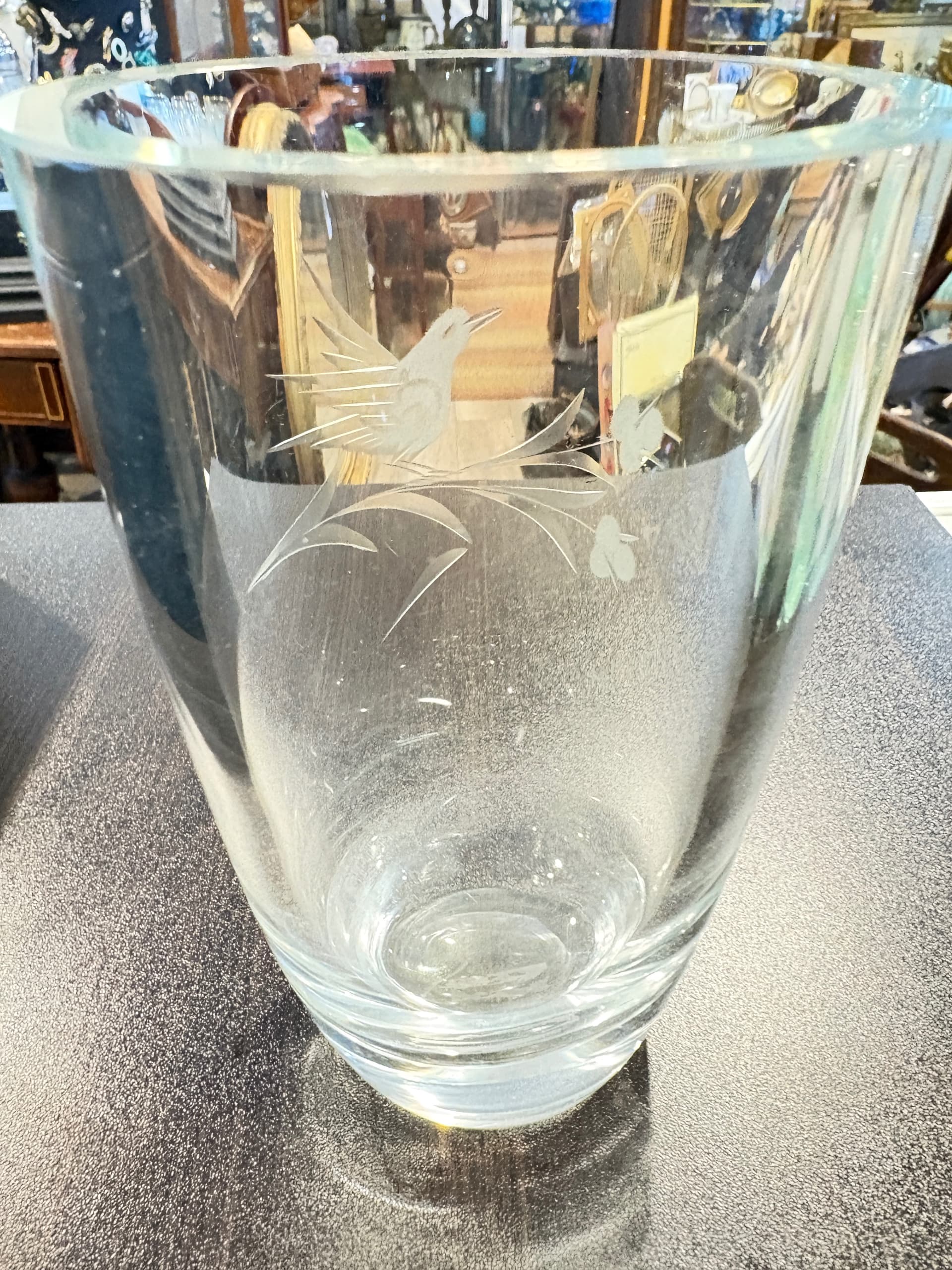 Scandinavian Crystal Vase, Engraved Bird Motif, Mid-Century - Regular - Thumbnail 4