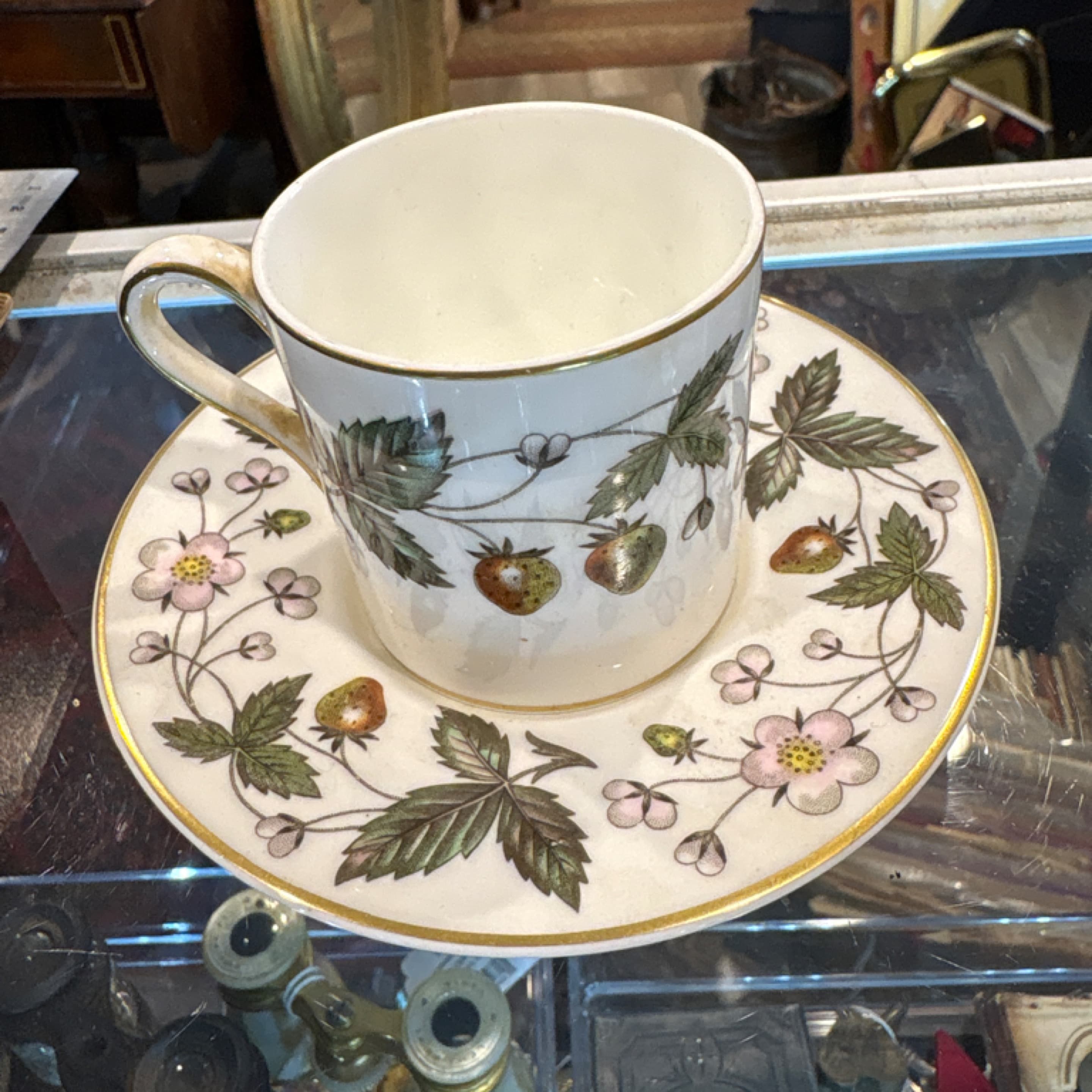 Wedgwood Strawberry Hill Bone China Cup & Saucer Set - Regular