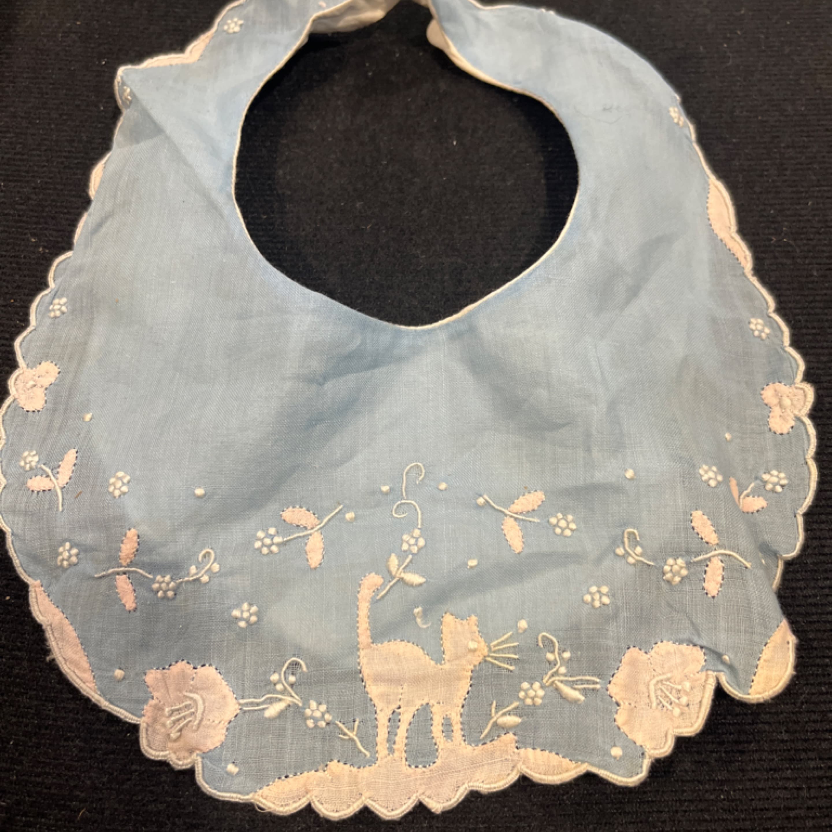 Antique Baby Bib 941 - Regular
