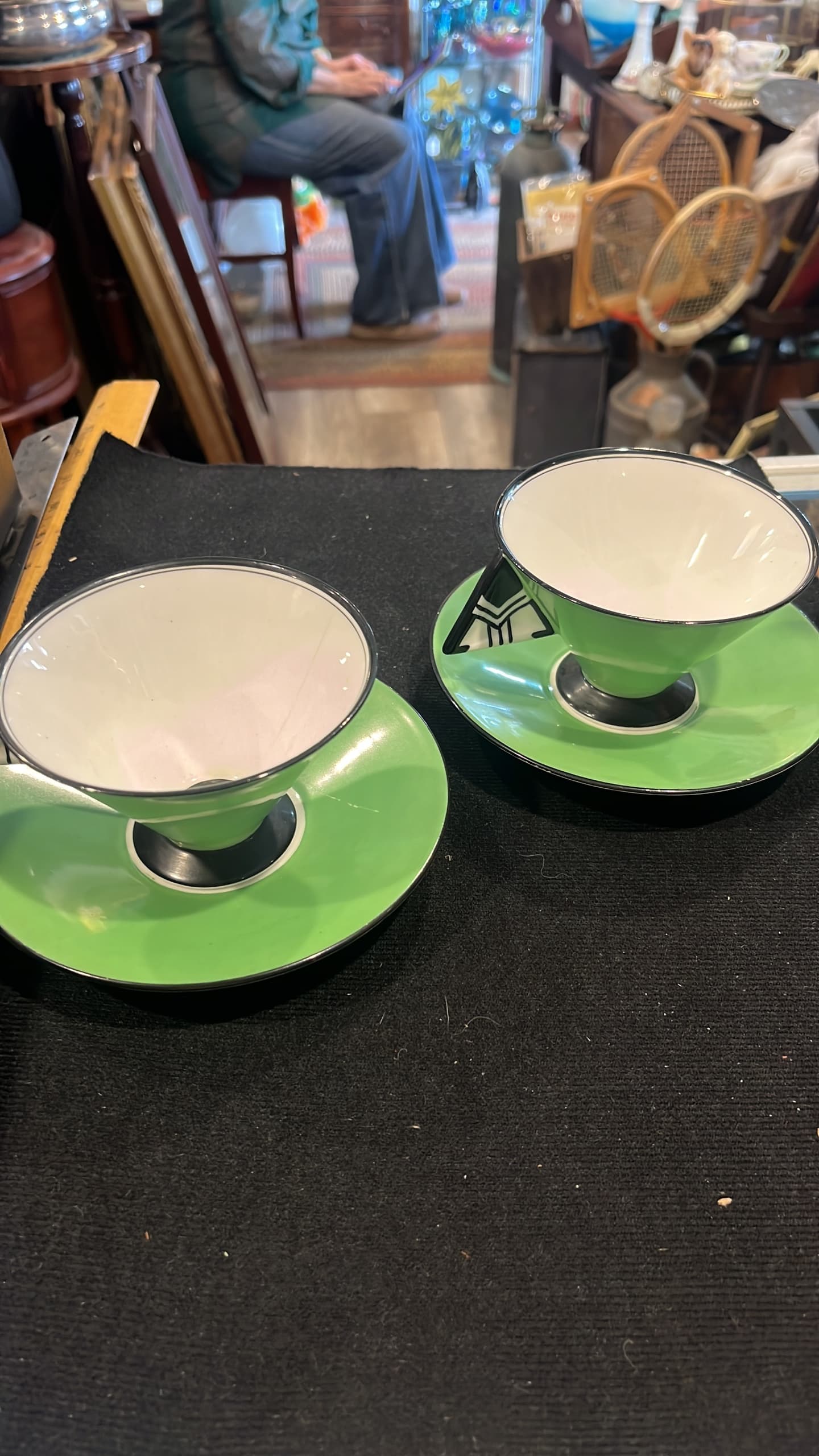 Shelley Art Deco 'Vogue' teacup and saucer sets. 2 Cups & 2 Saucers 941 - Regular - Thumbnail 6